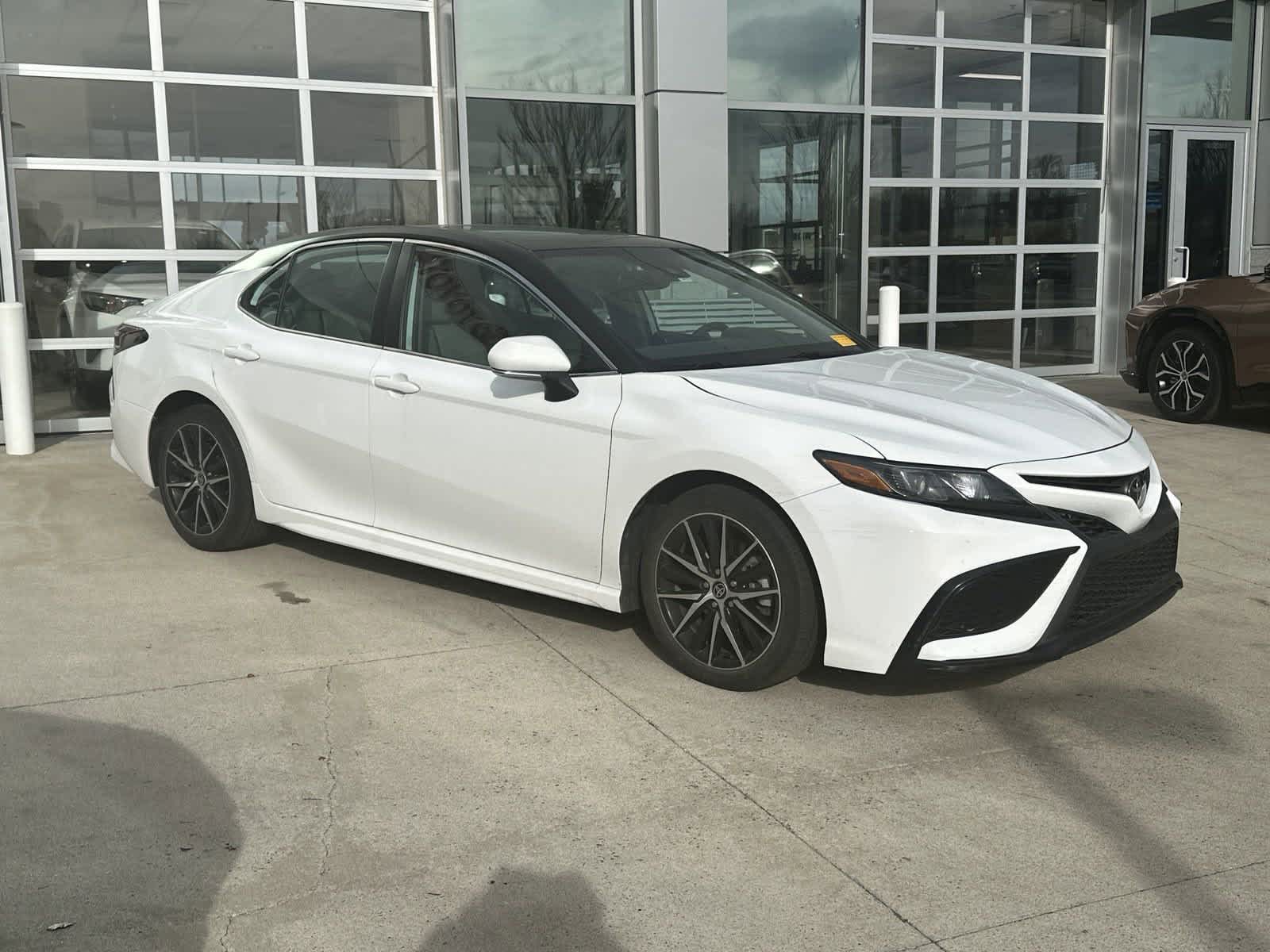 2021 Toyota Camry SE 2