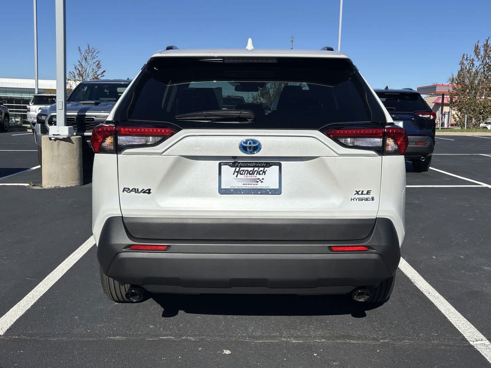 2024 Toyota RAV4 Hybrid XLE Premium 7