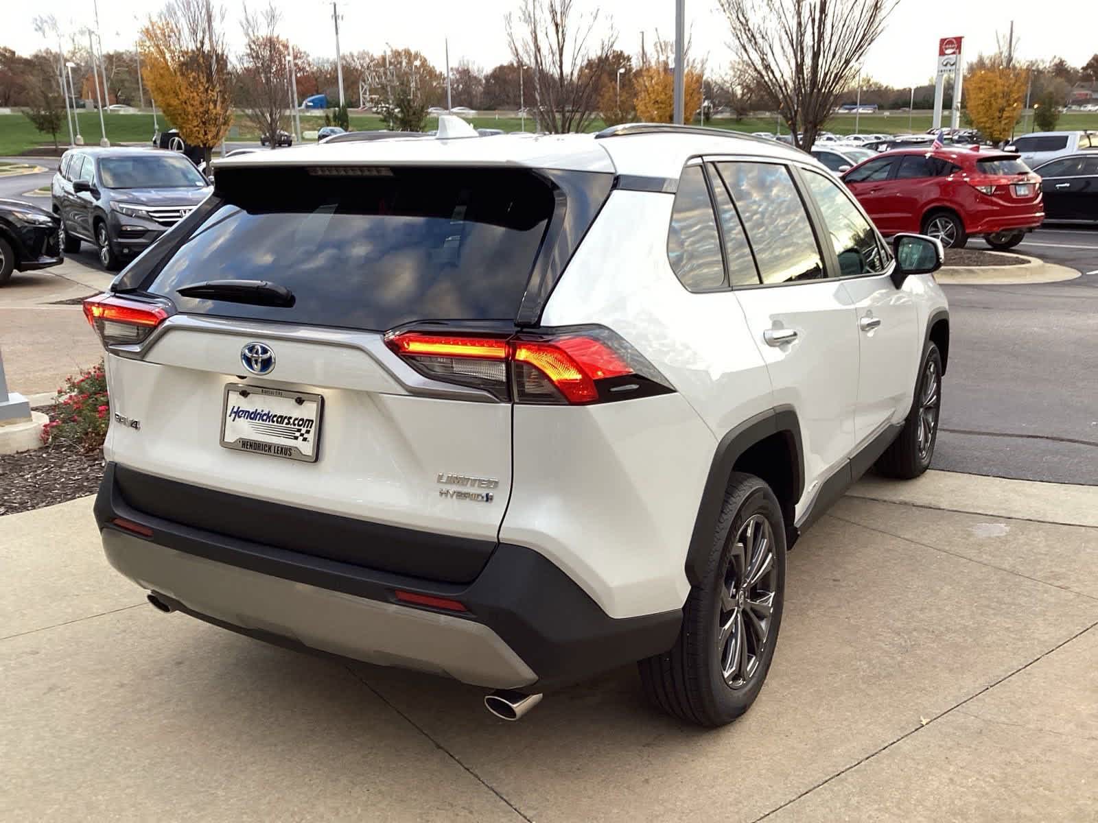 2024 Toyota RAV4 Hybrid Limited 9