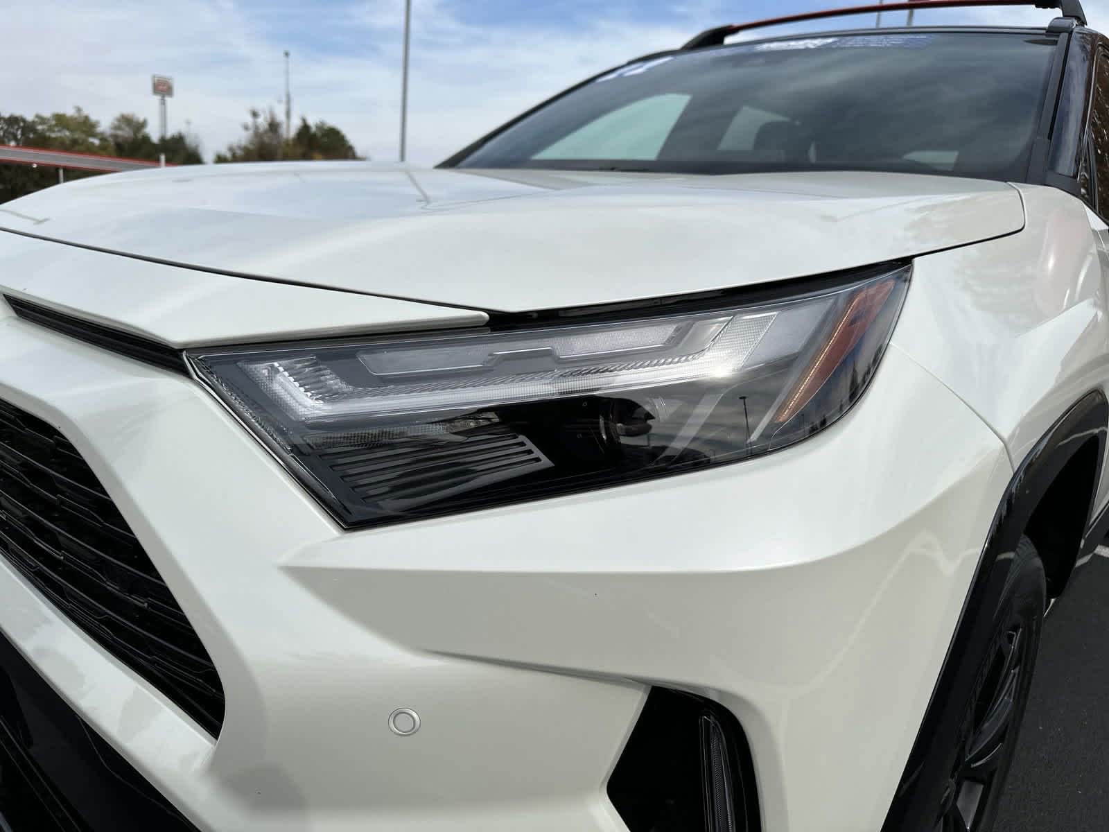 2022 Toyota RAV4 Hybrid XSE 4