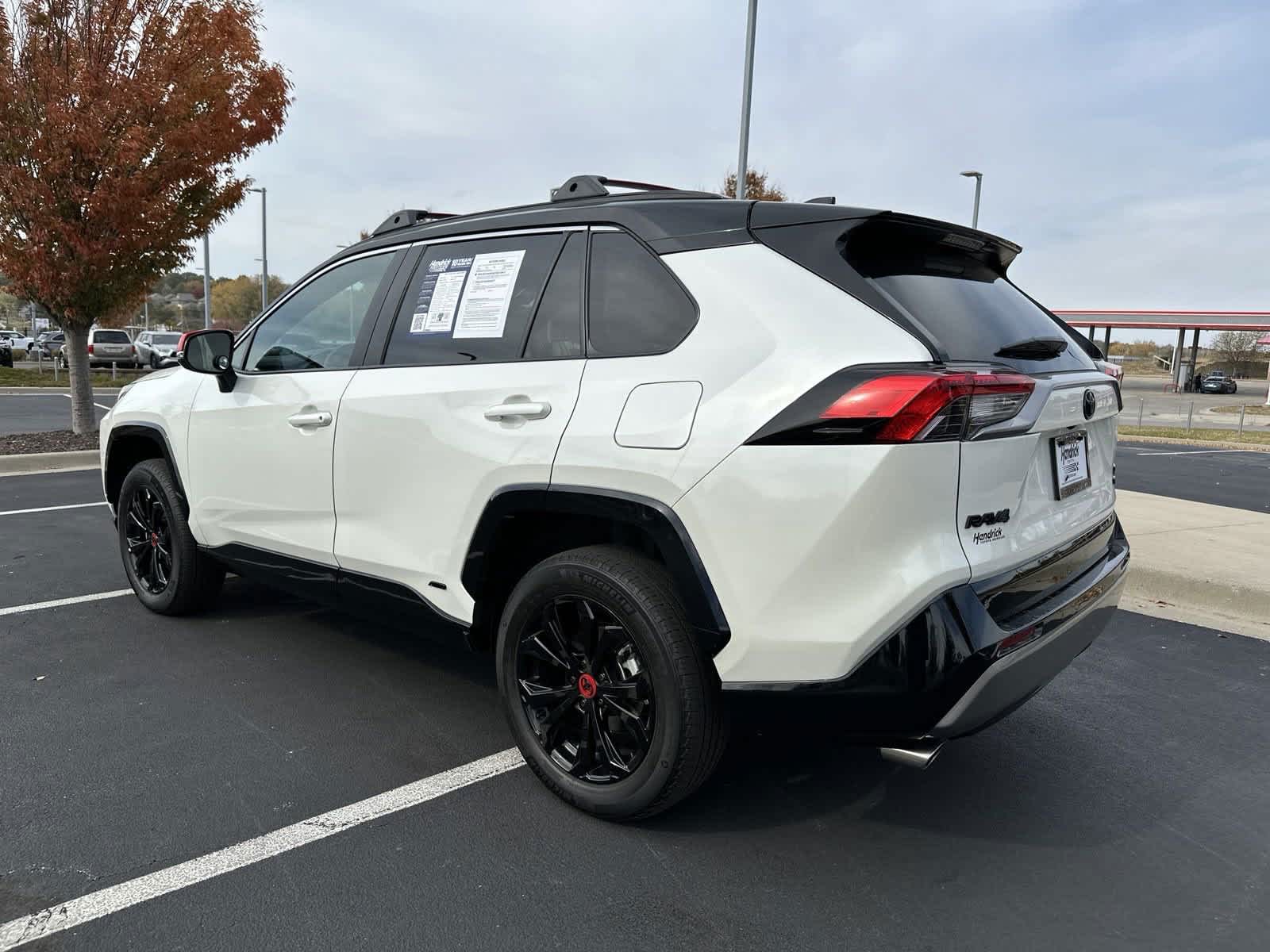 2022 Toyota RAV4 Hybrid XSE 6