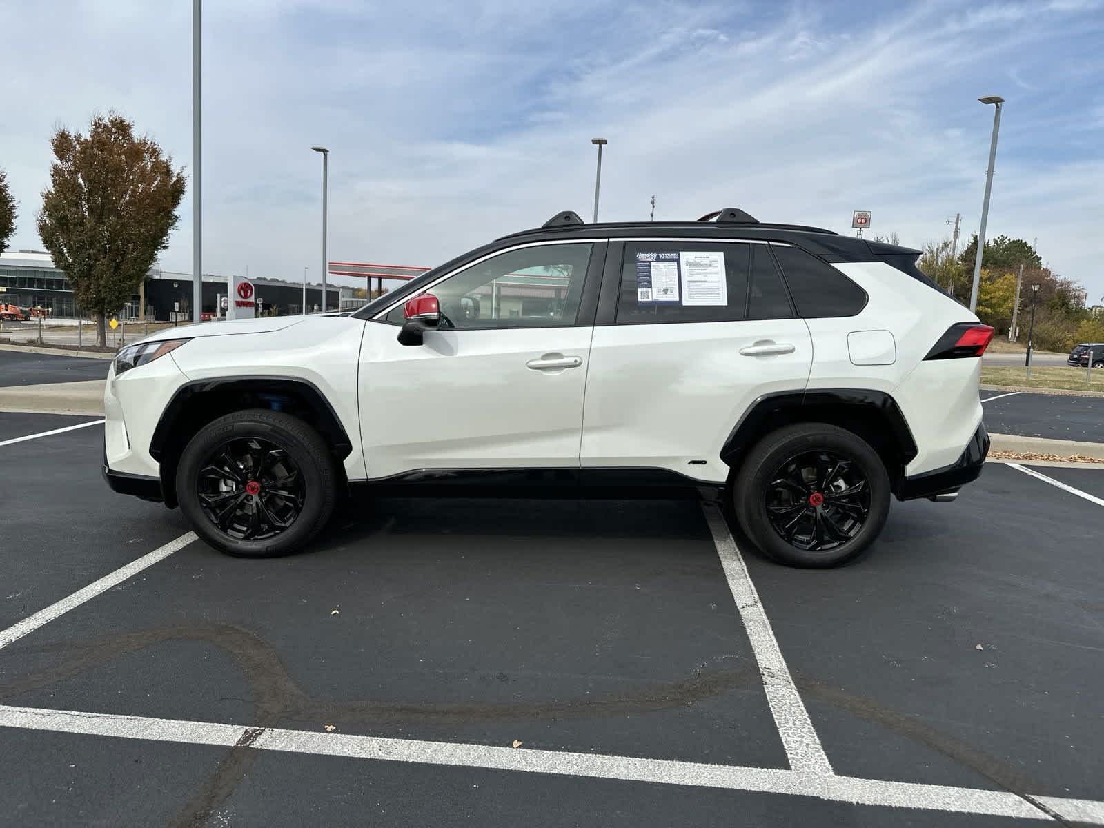 2022 Toyota RAV4 Hybrid XSE 5