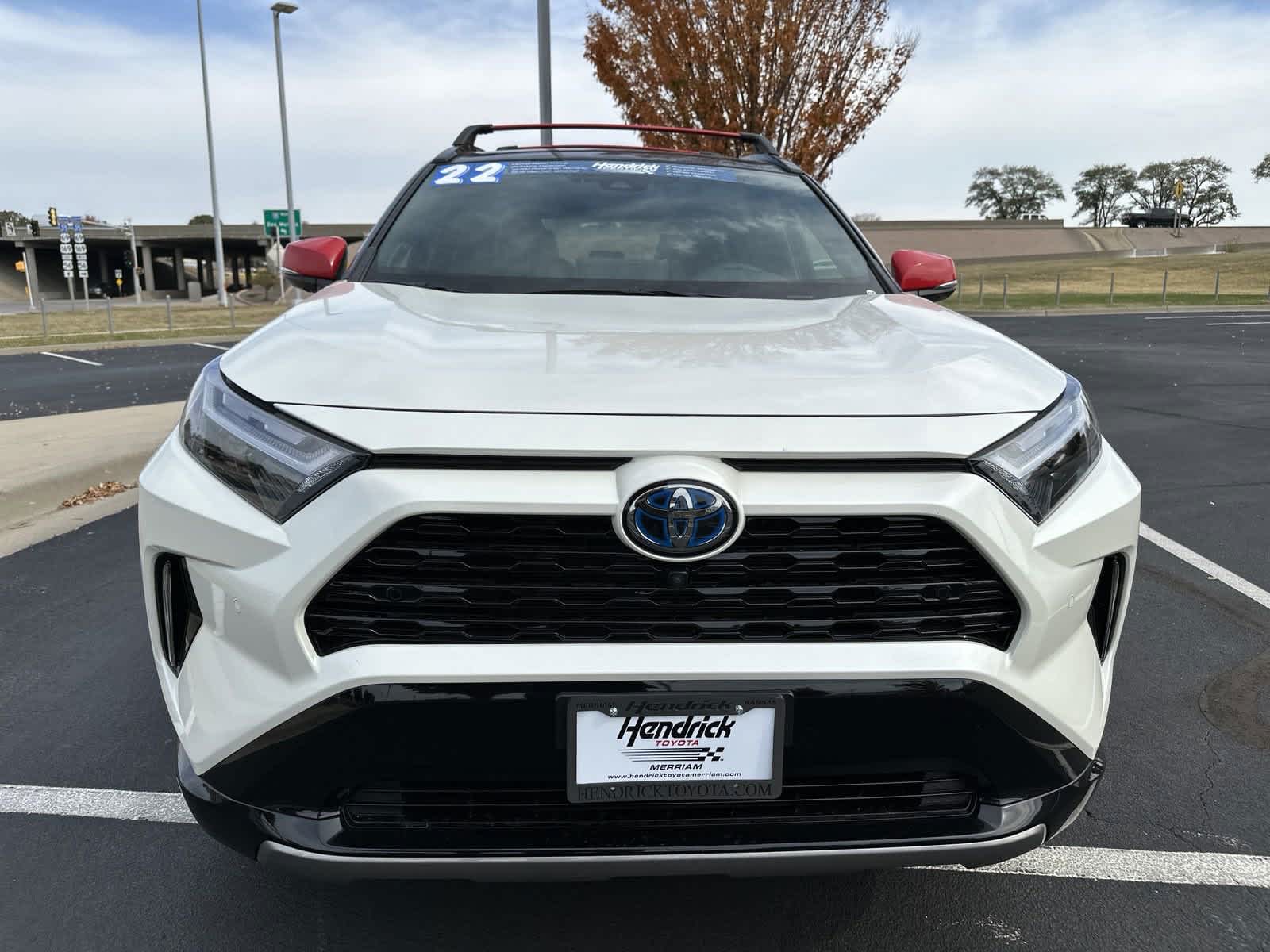 2022 Toyota RAV4 Hybrid XSE 2