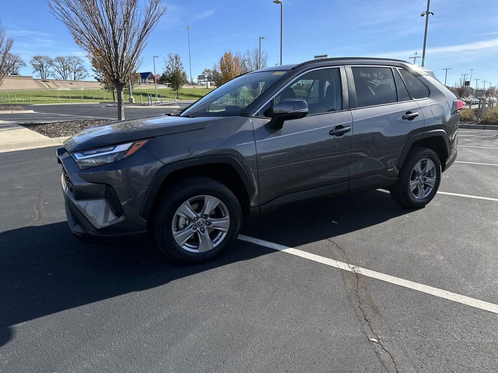 2022 Toyota RAV4 Hybrid XLE 4