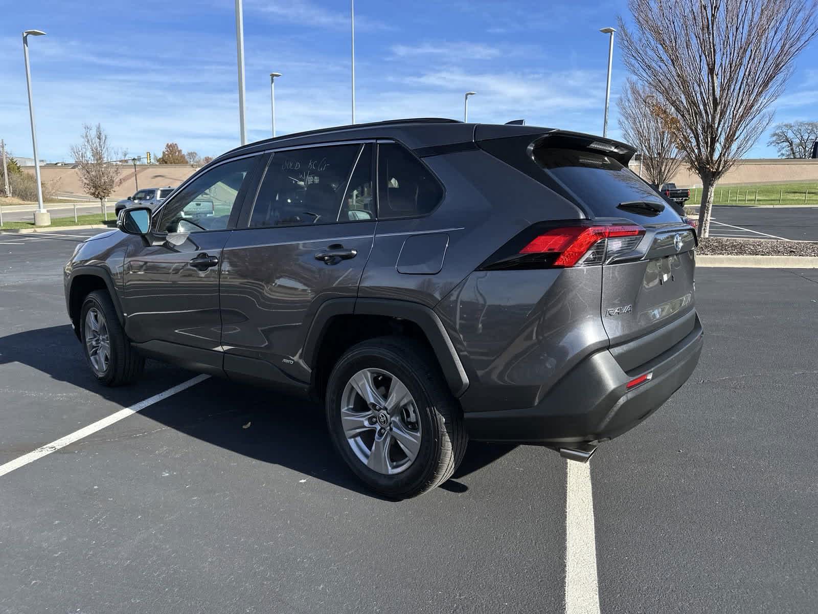 2022 Toyota RAV4 Hybrid XLE 7