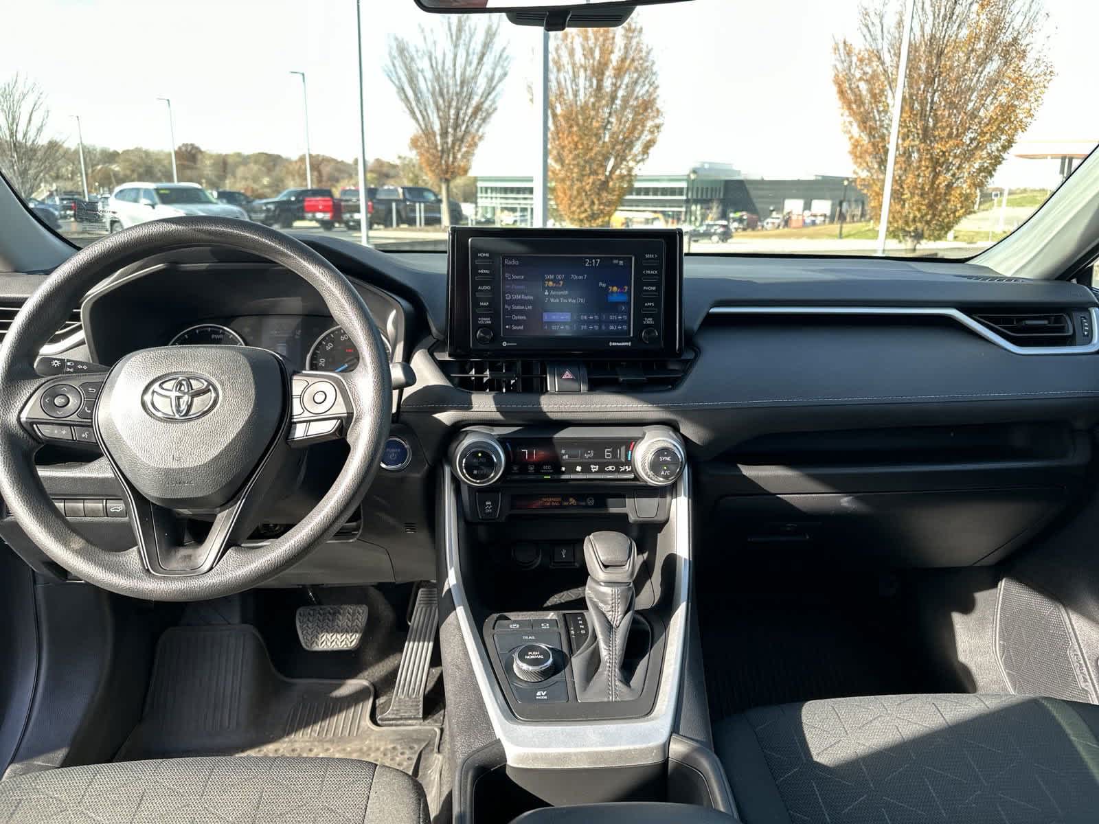 2022 Toyota RAV4 Hybrid XLE 27