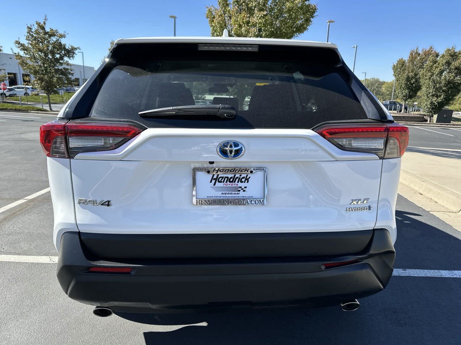 2021 Toyota RAV4 Hybrid XLE 8