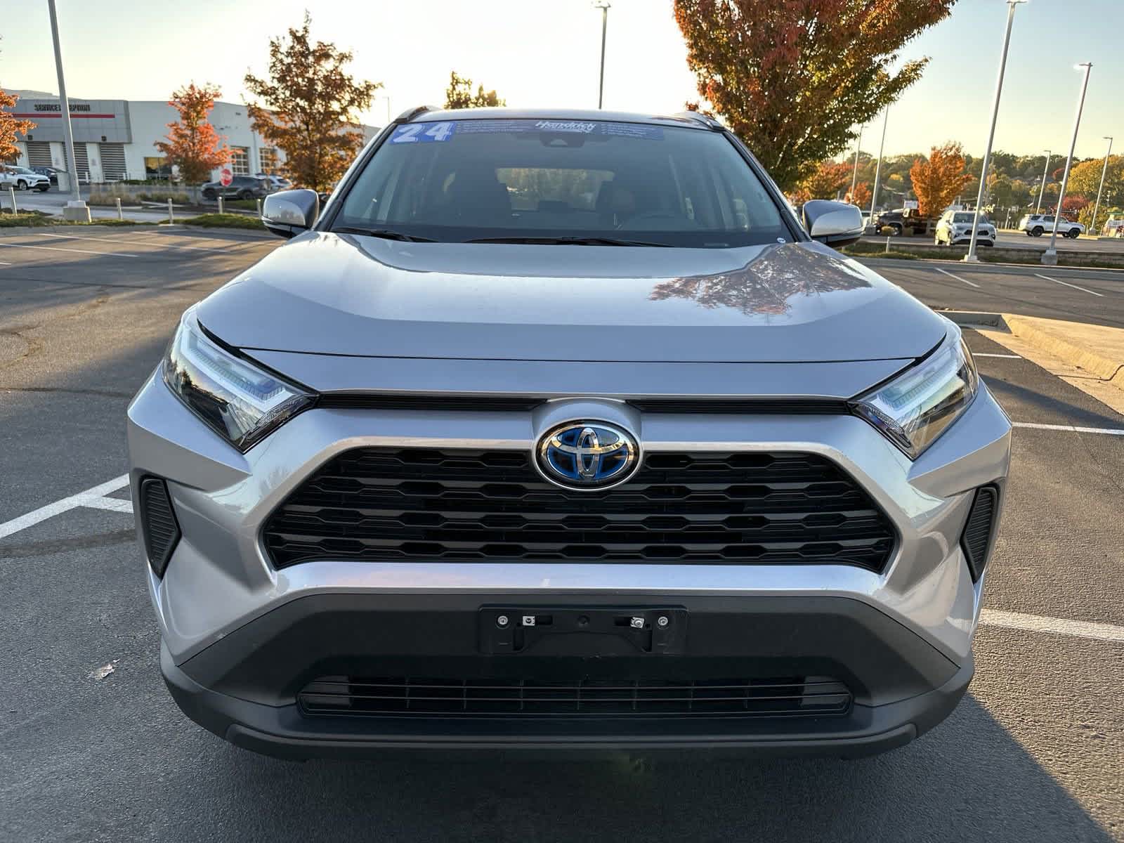 2024 Toyota RAV4 Hybrid XLE 3