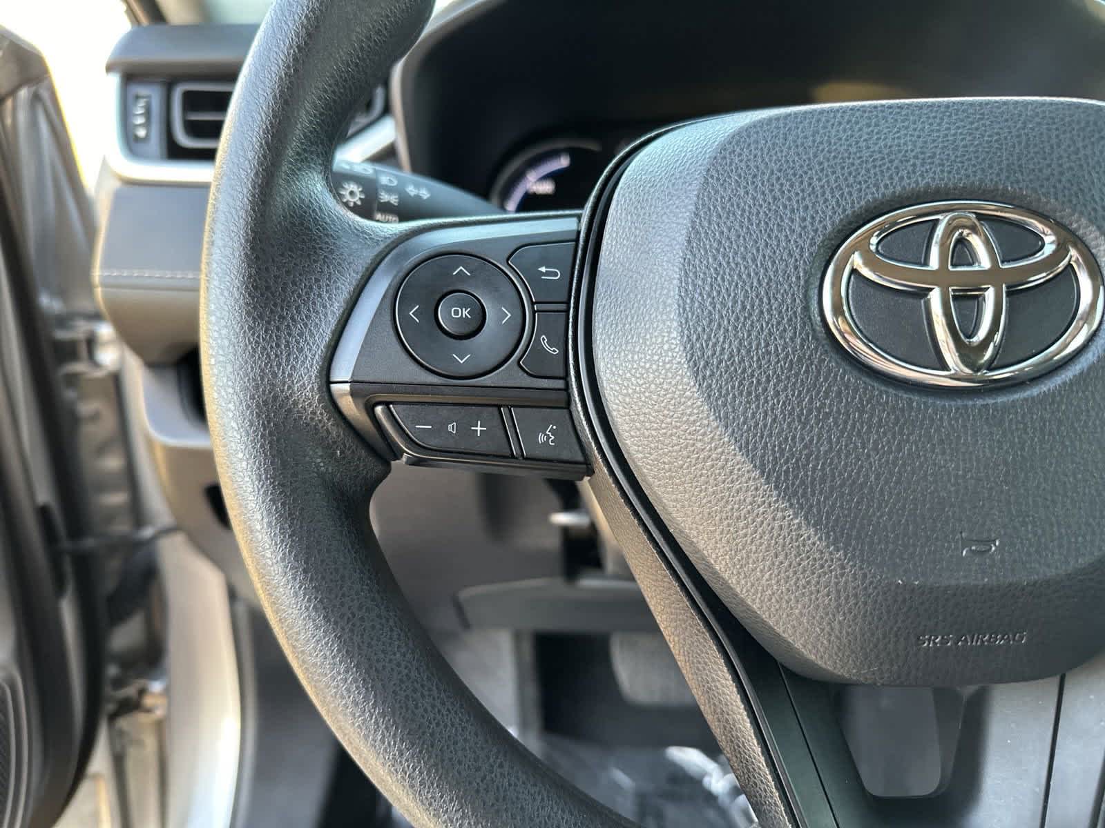 2024 Toyota RAV4 Hybrid XLE 18