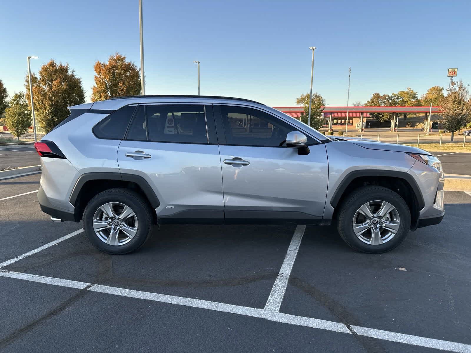 2024 Toyota RAV4 Hybrid XLE 10