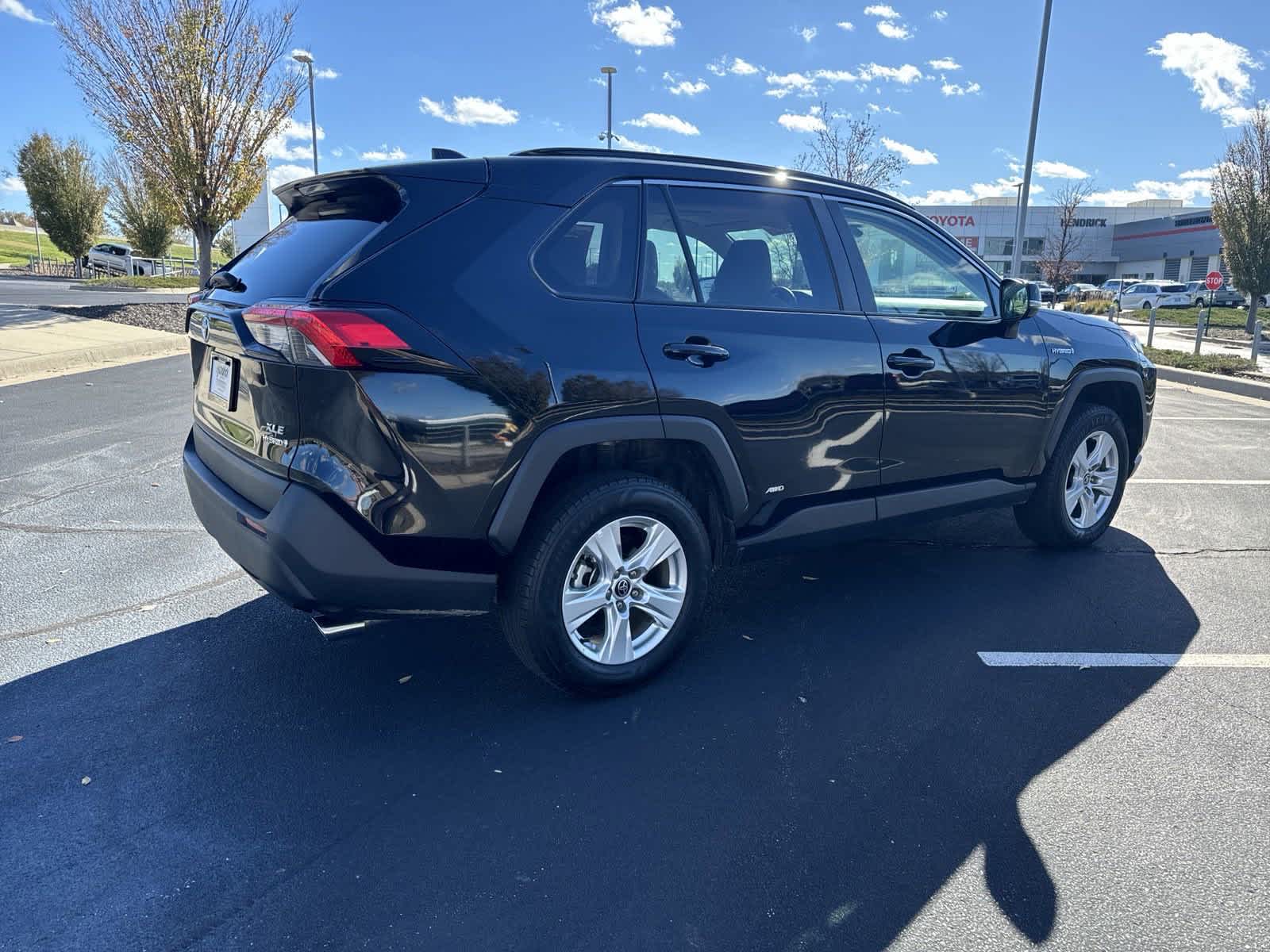 2021 Toyota RAV4 Hybrid XLE 9