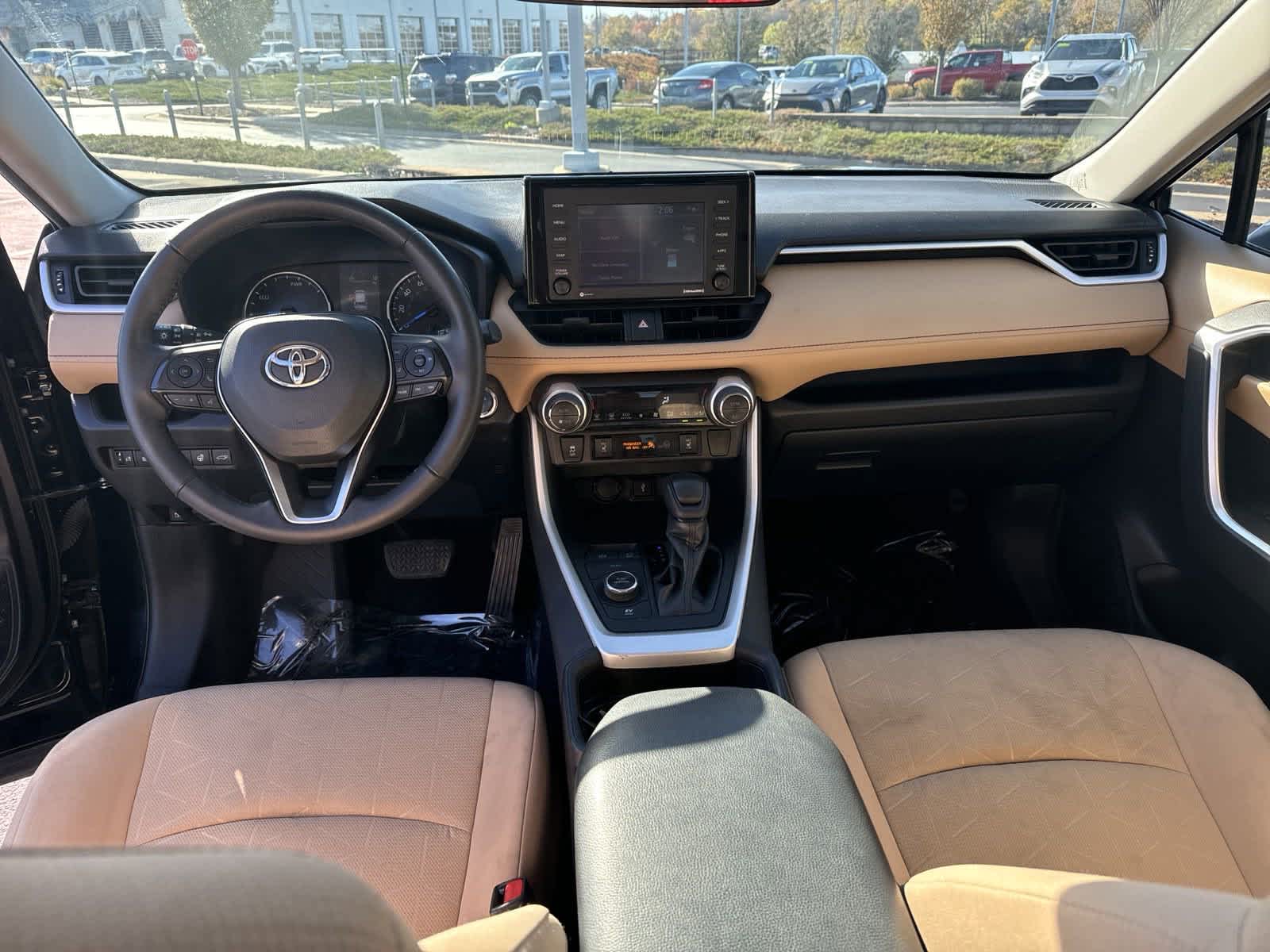 2021 Toyota RAV4 Hybrid XLE 29