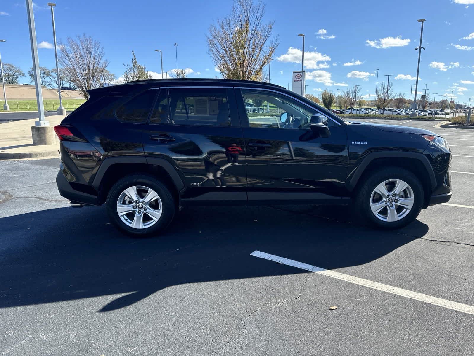 2021 Toyota RAV4 Hybrid XLE 10