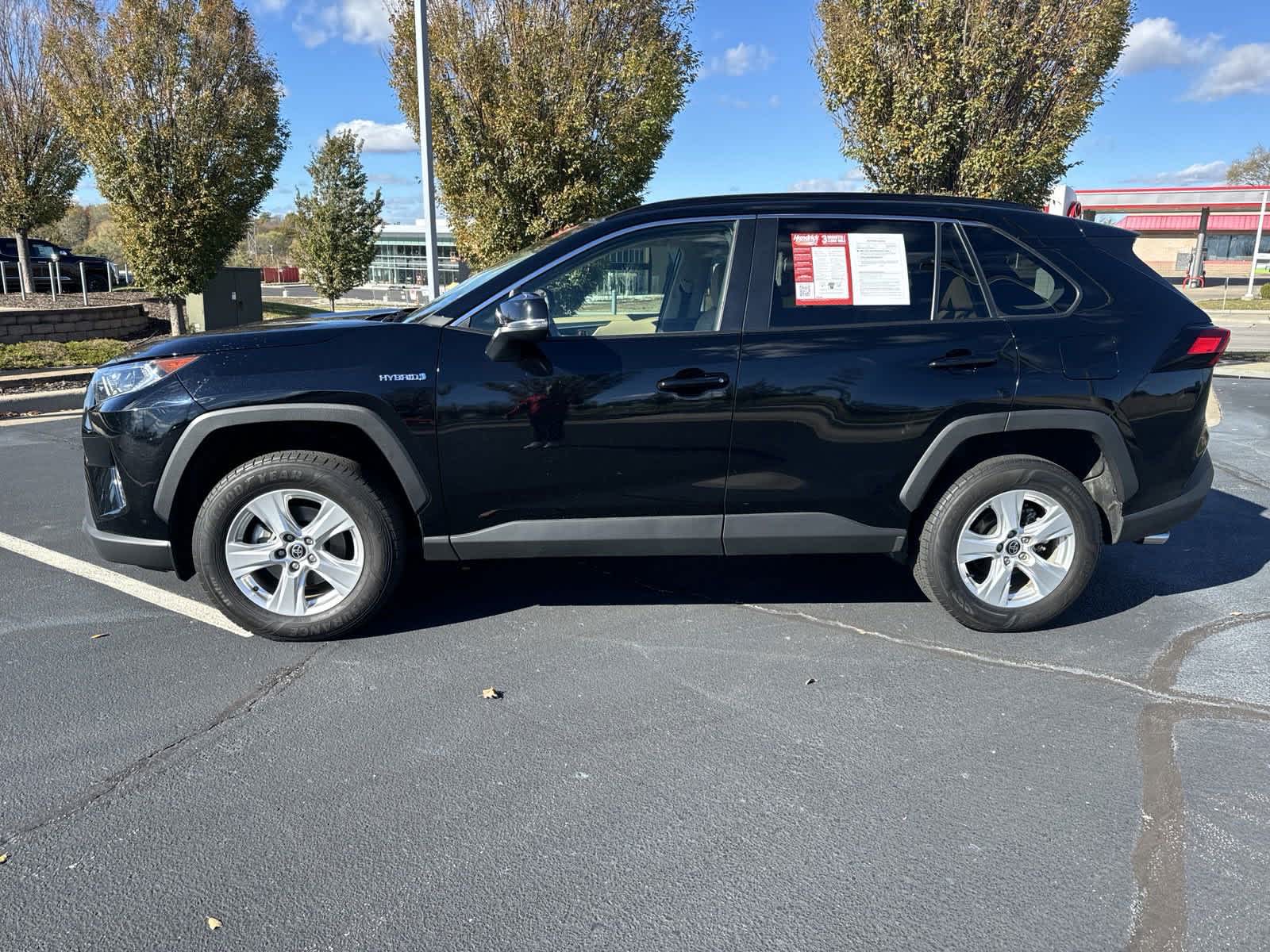 2021 Toyota RAV4 Hybrid XLE 6