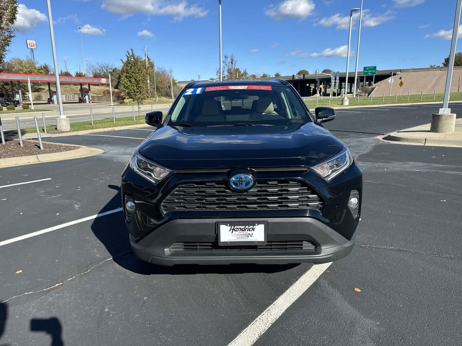 2021 Toyota RAV4 Hybrid XLE 3