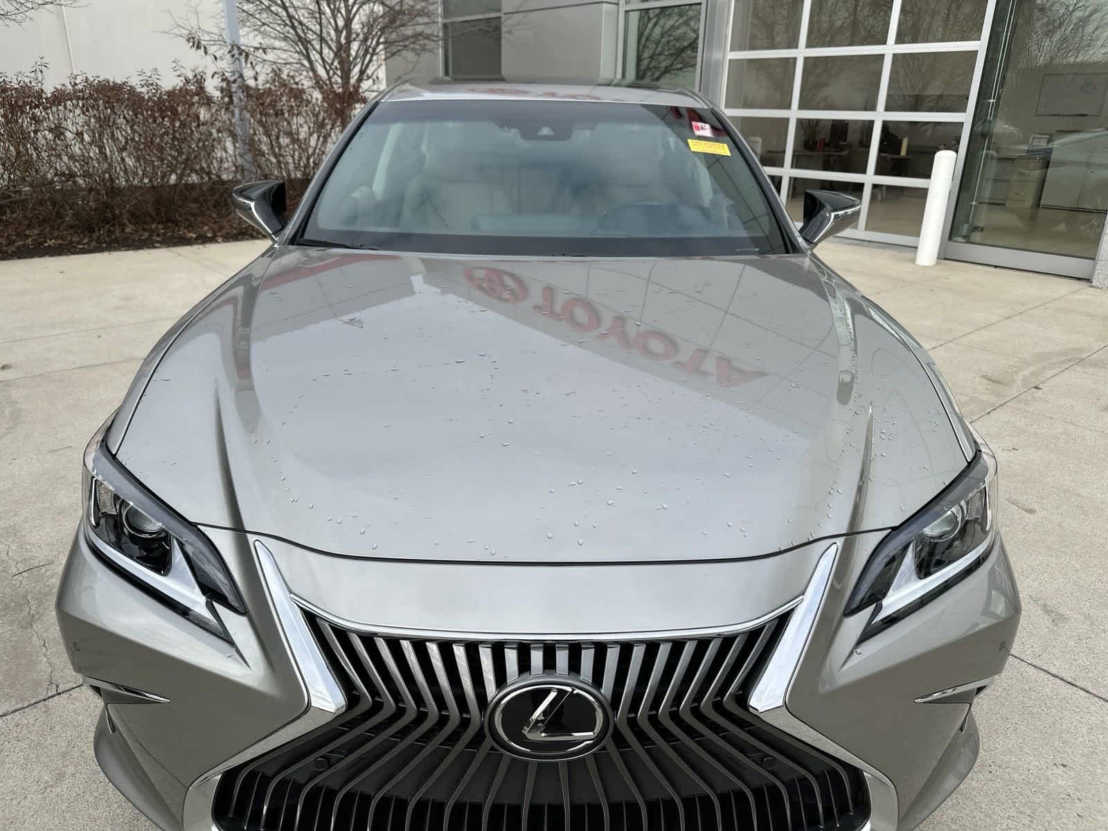 2021 Lexus ES  3