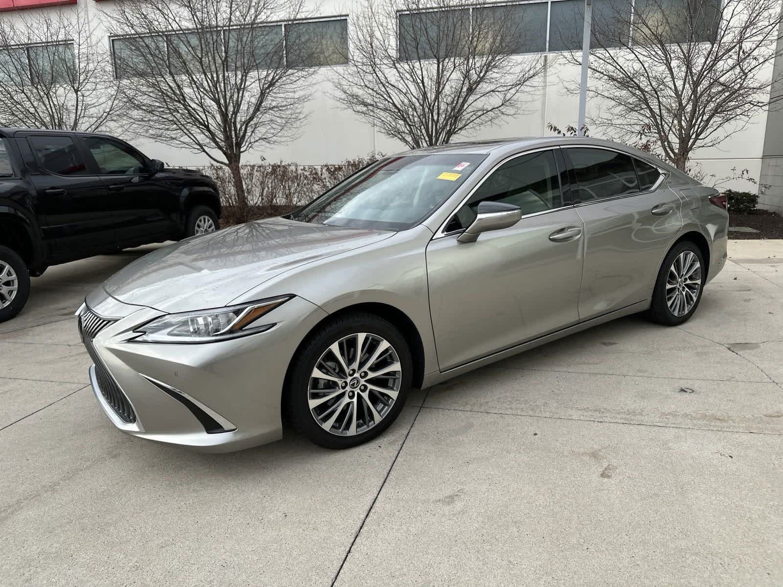 2021 Lexus ES  4