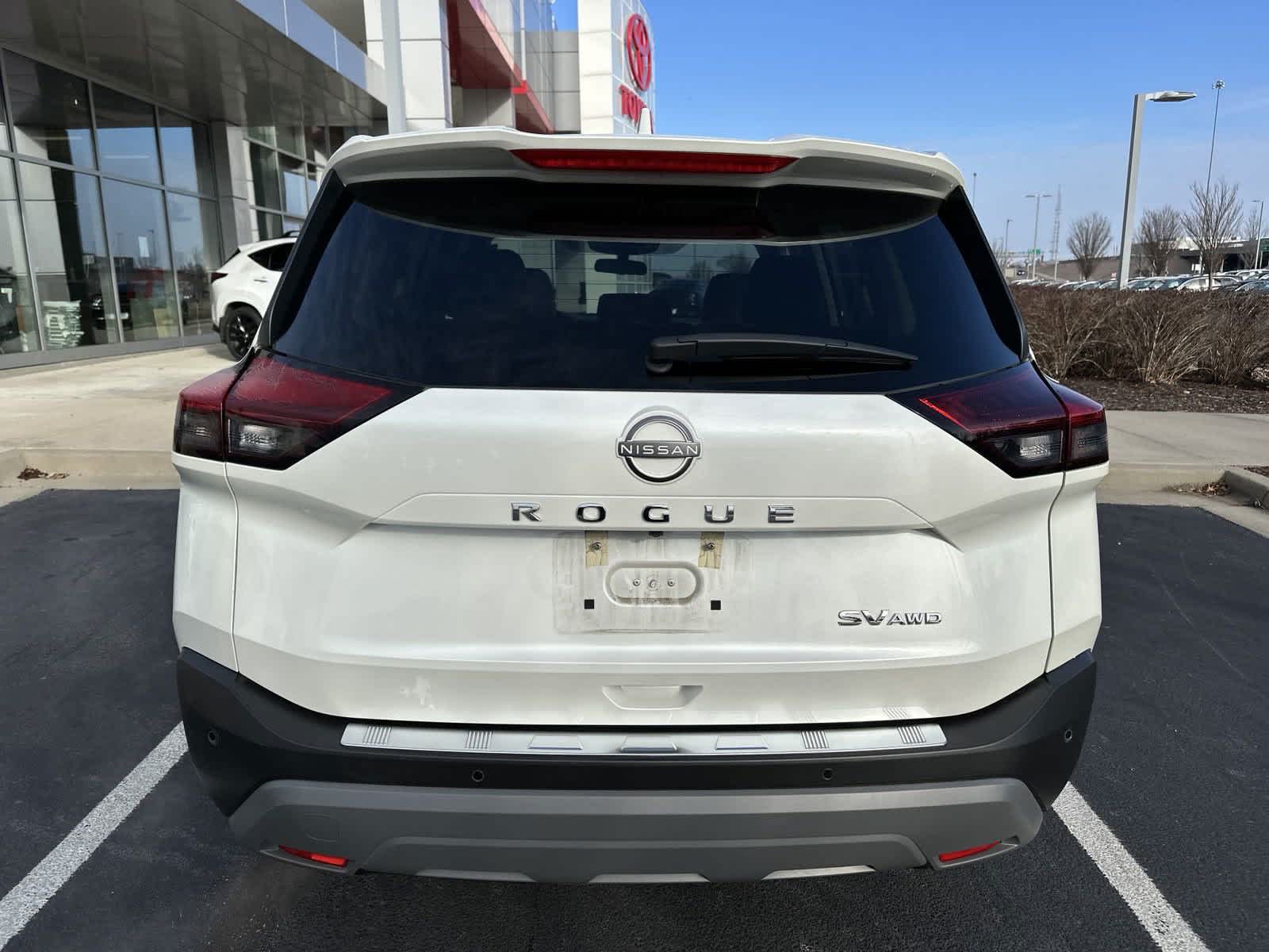 2023 Nissan Rogue SV 8