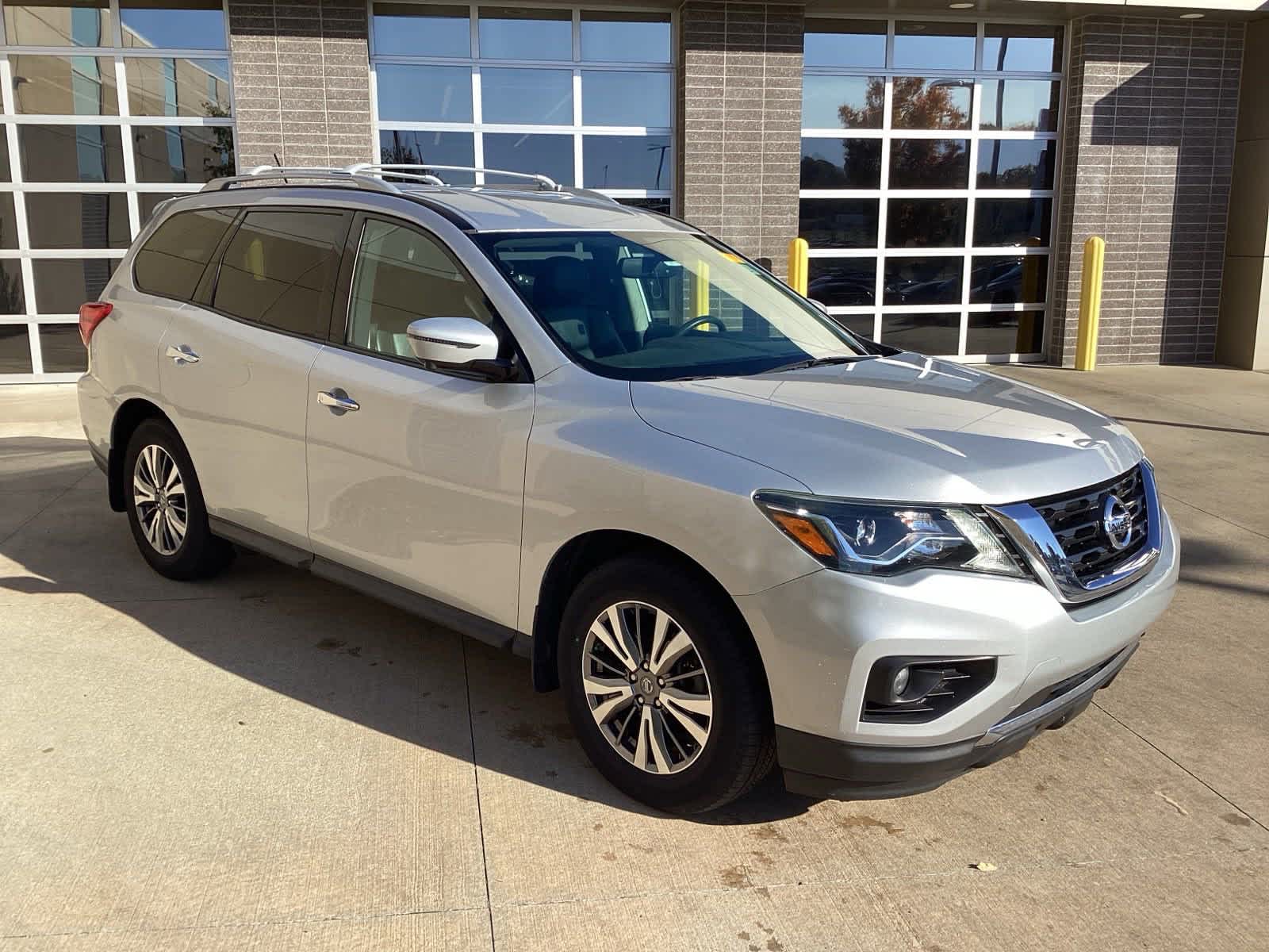 2018 Nissan Pathfinder SL 2