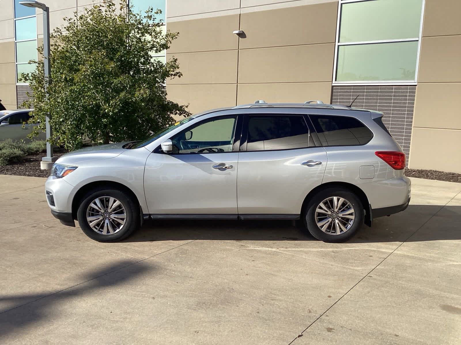 2018 Nissan Pathfinder SL 6