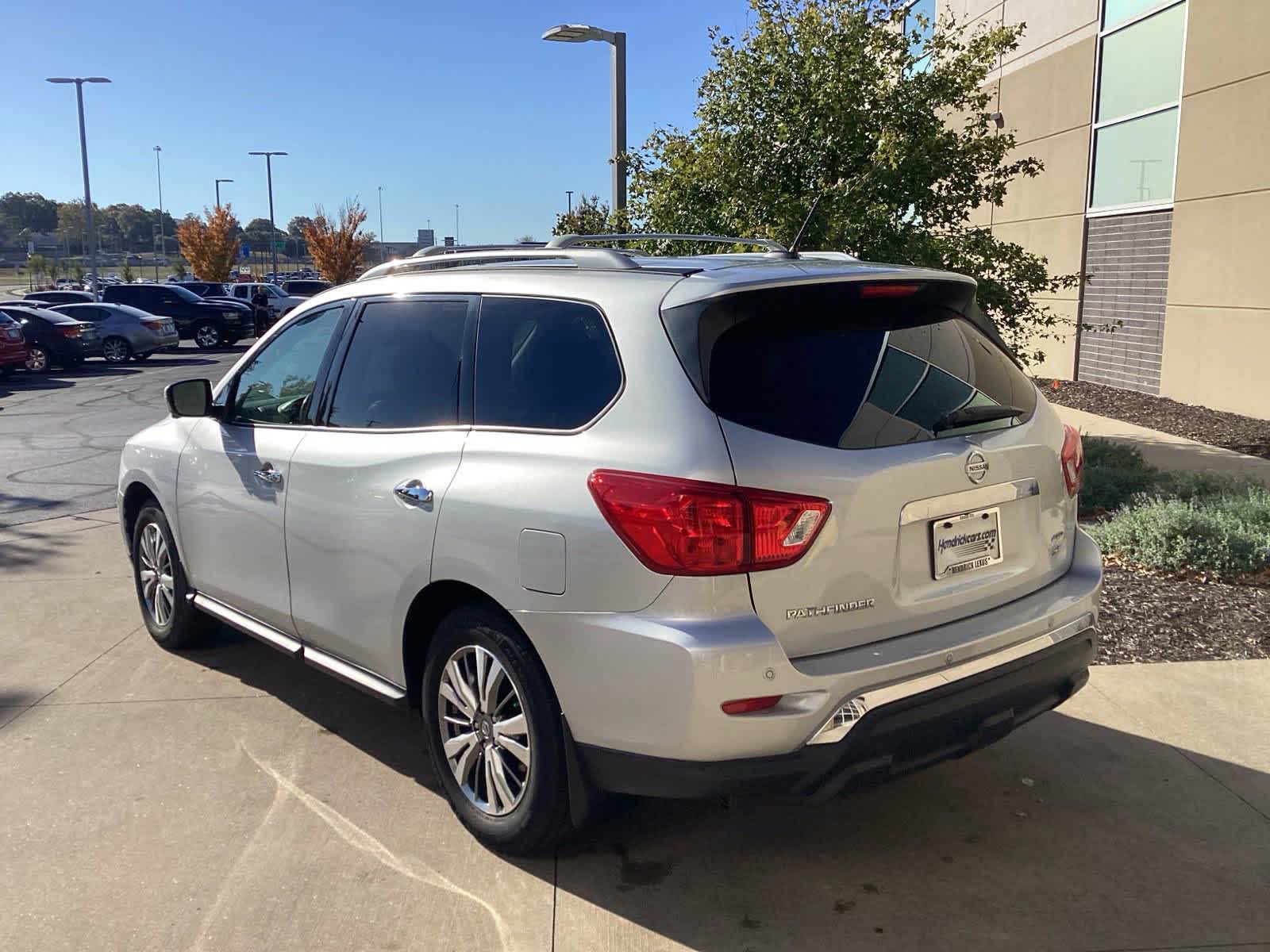 2018 Nissan Pathfinder SL 7