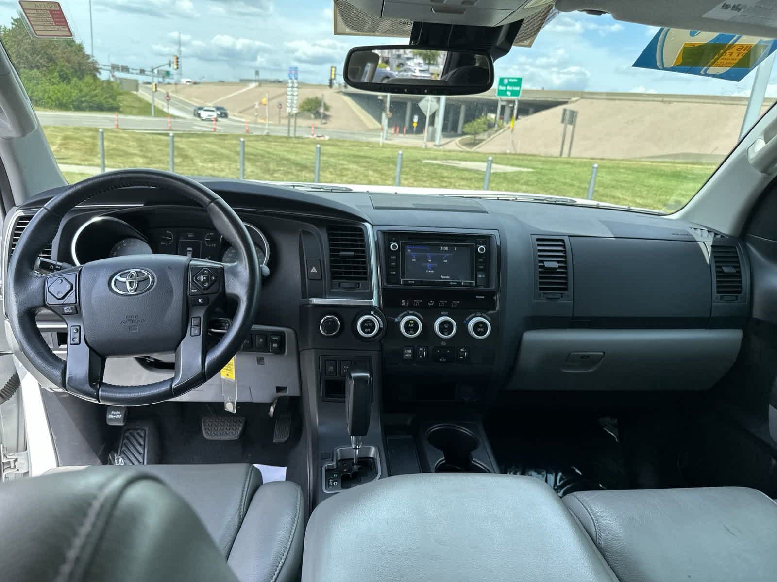 2019 Toyota Sequoia SR5 27