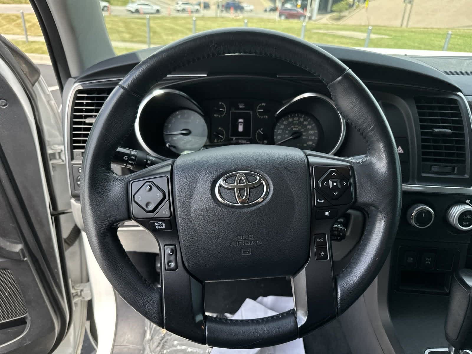 2019 Toyota Sequoia SR5 16
