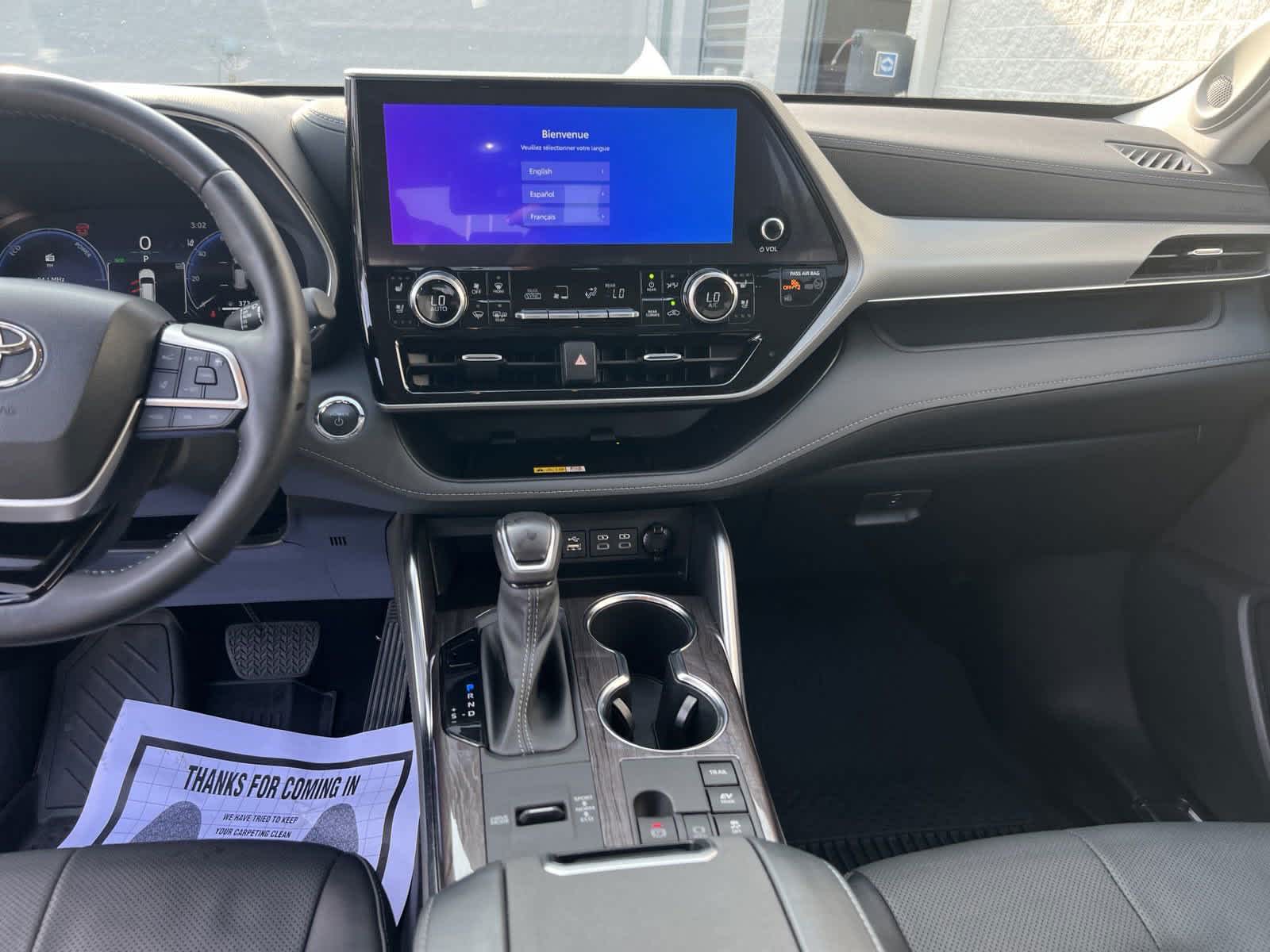 2023 Toyota Highlander Hybrid Platinum 29