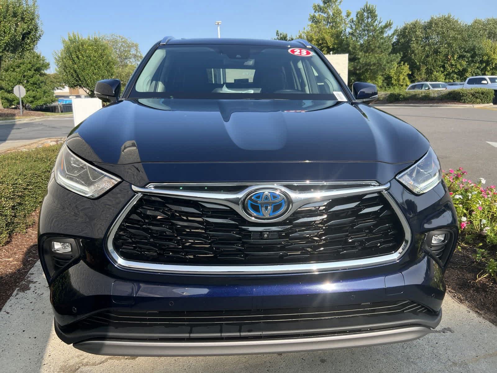 2023 Toyota Highlander Hybrid Platinum 3