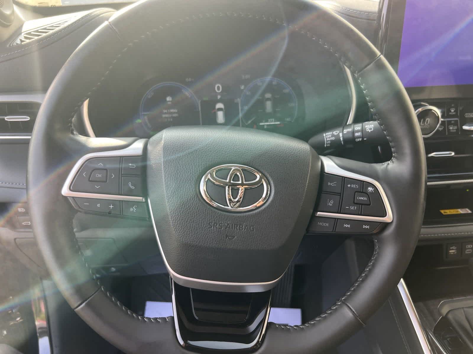 2023 Toyota Highlander Hybrid Platinum 17