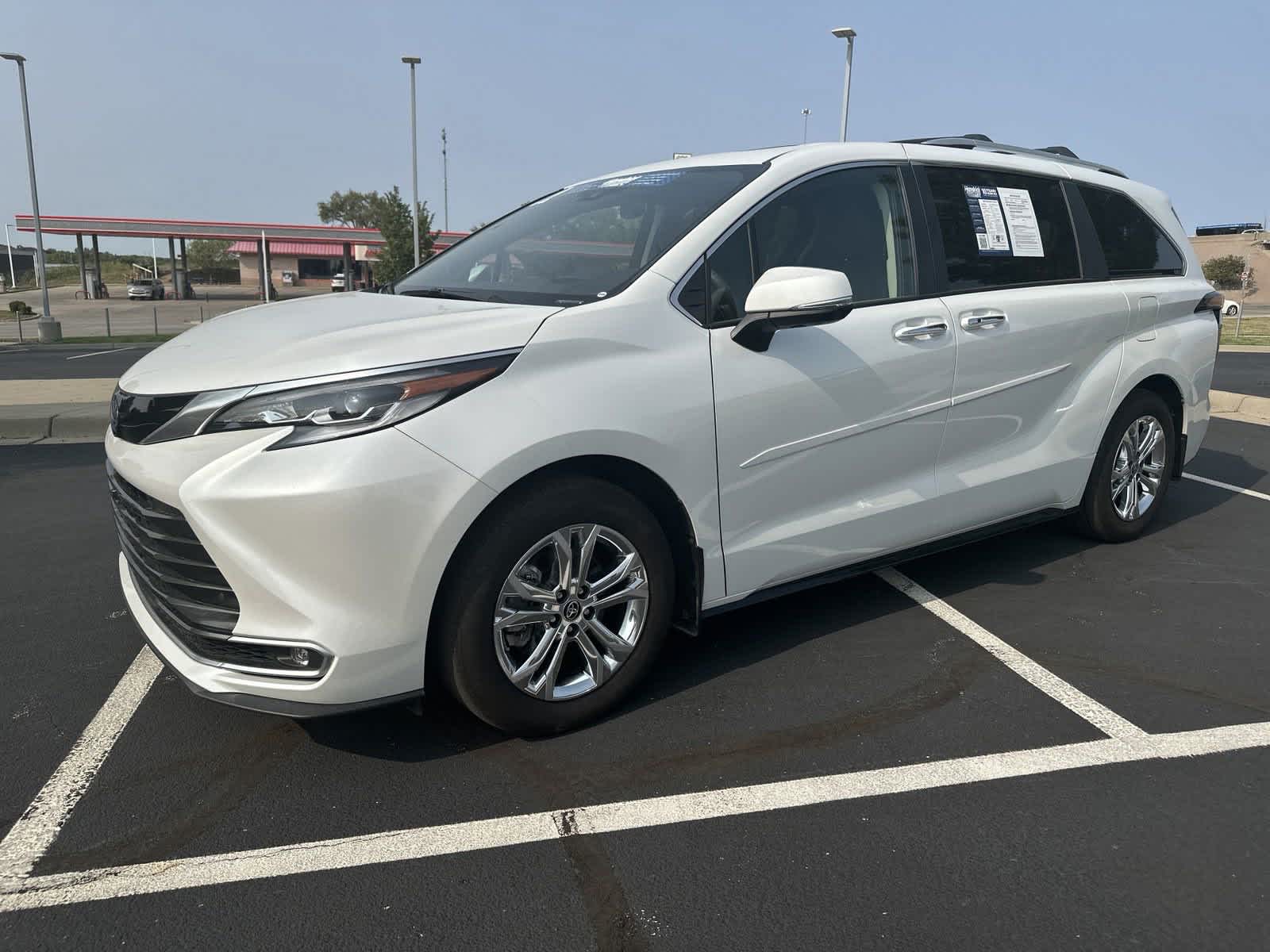 2022 Toyota Sienna Platinum 4