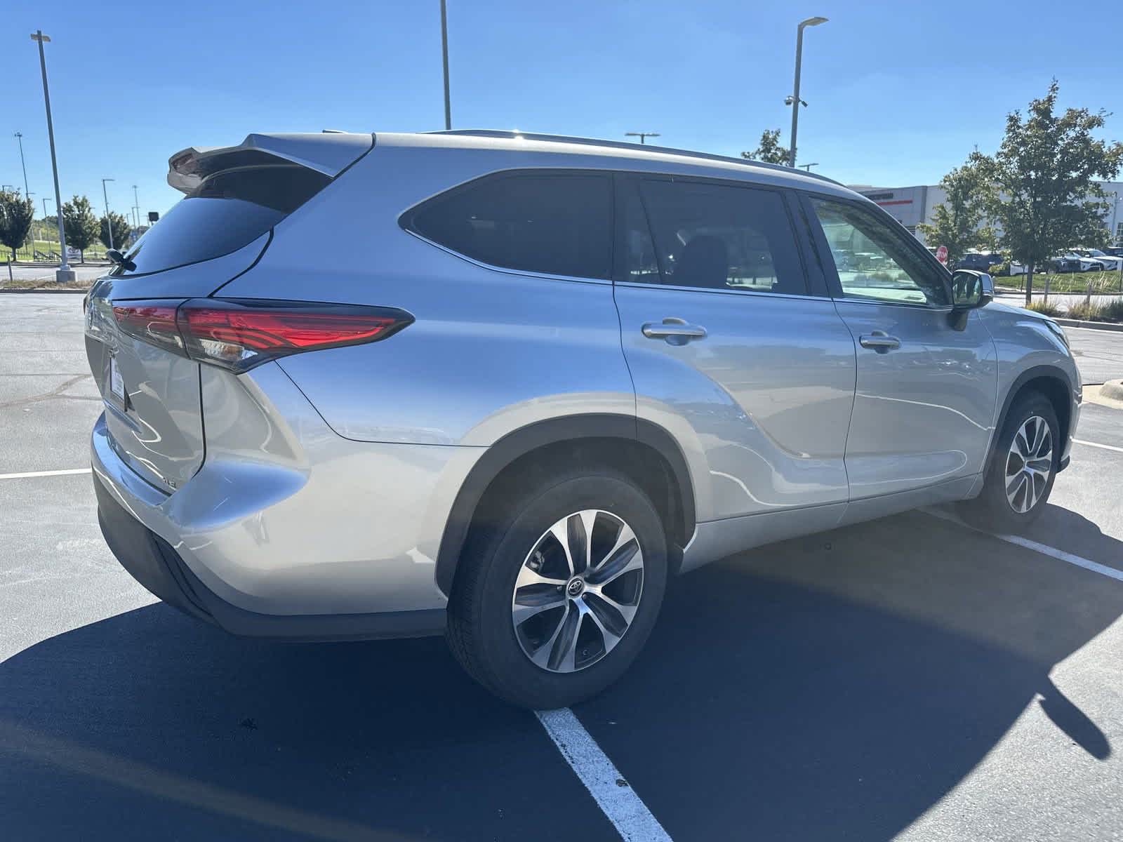 2022 Toyota Highlander XLE 9