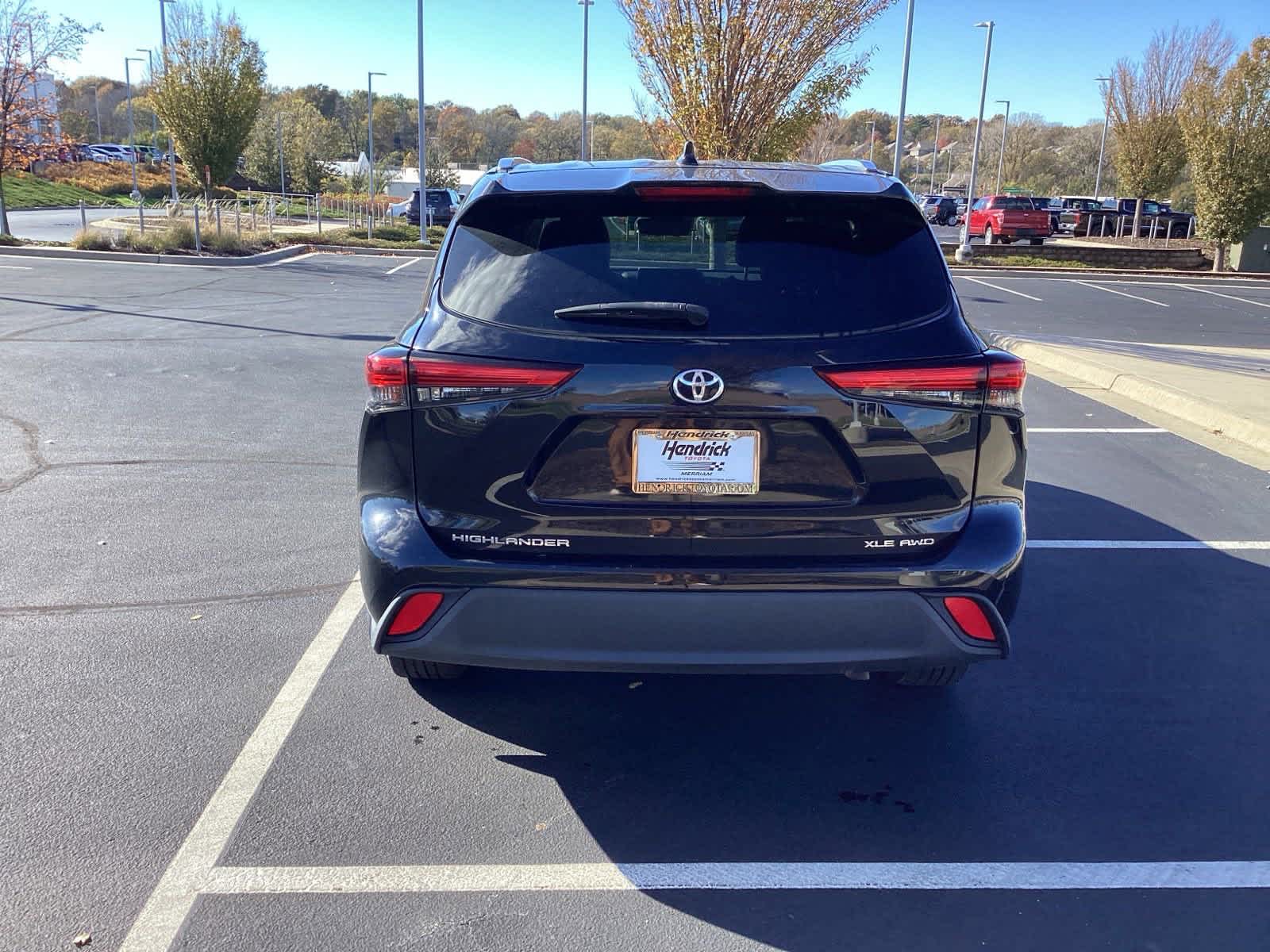 2021 Toyota Highlander XLE 8