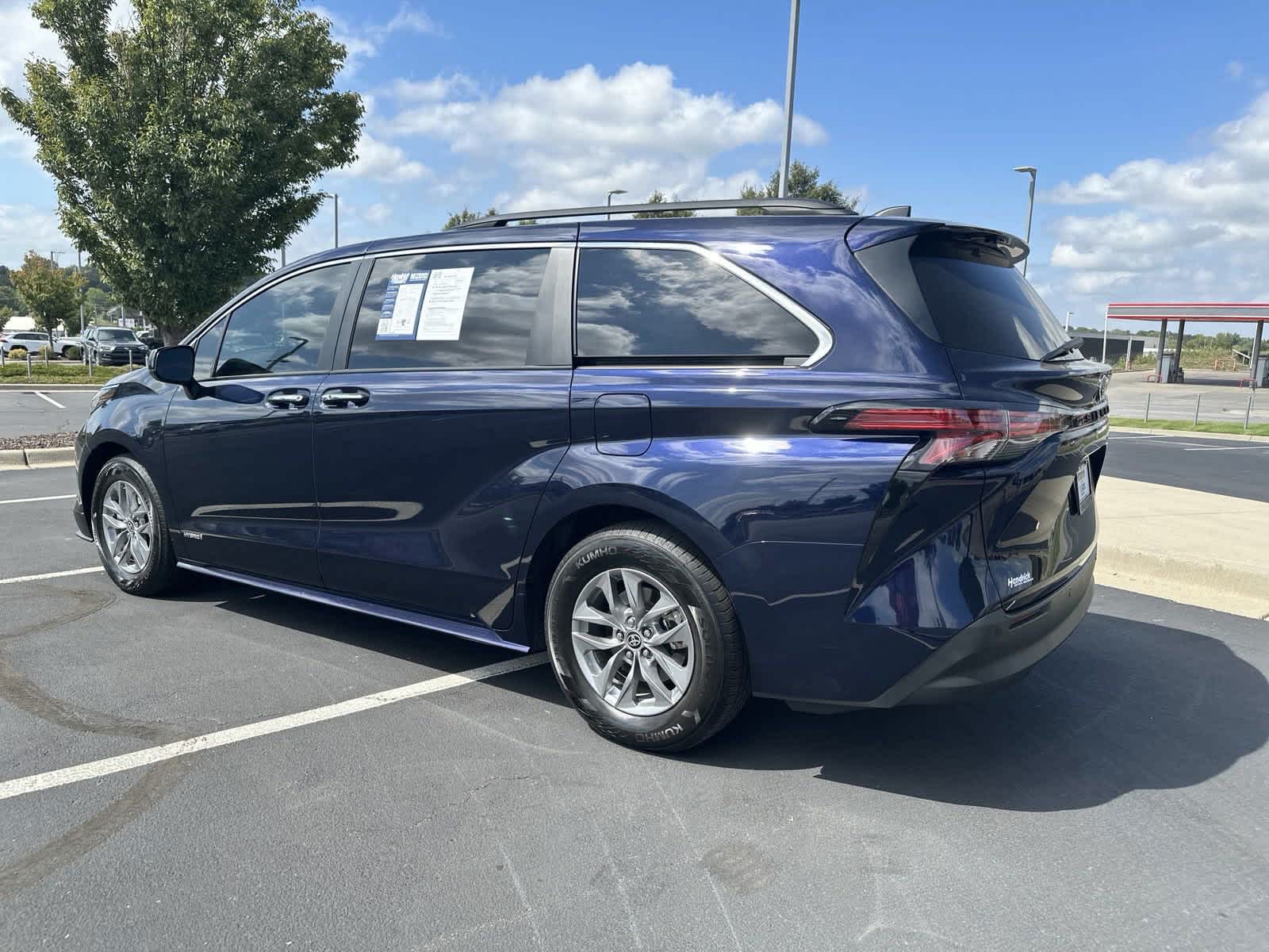 2021 Toyota Sienna XLE 7