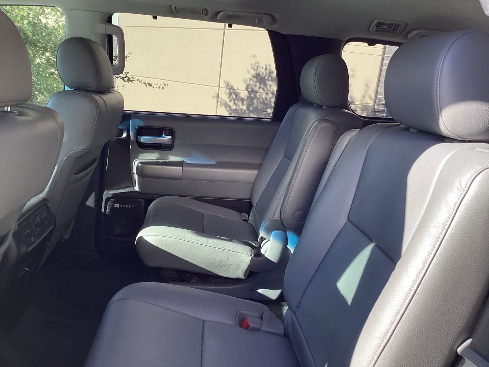 2016 Toyota Sequoia Limited 31