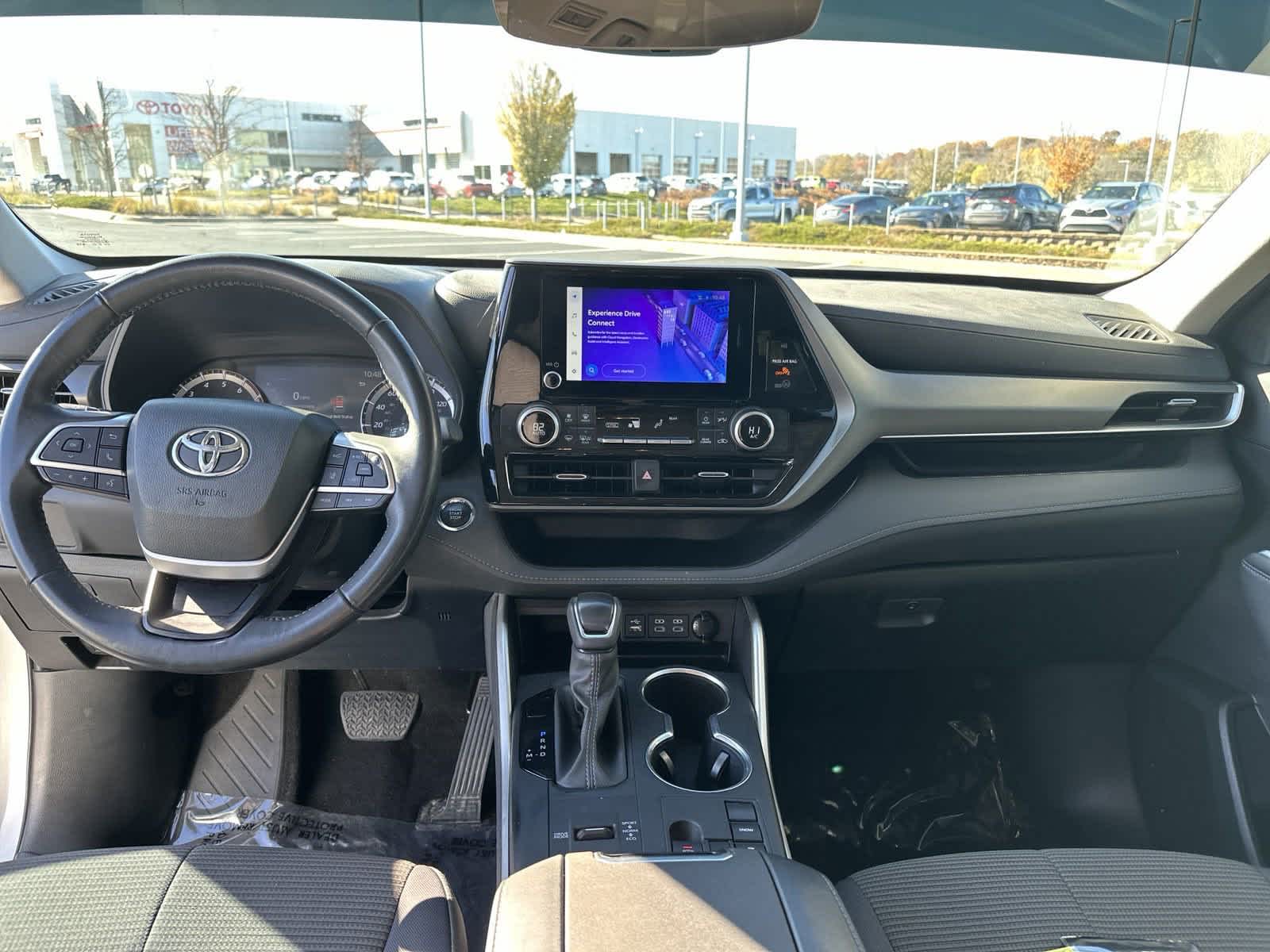 2023 Toyota Highlander LE 27