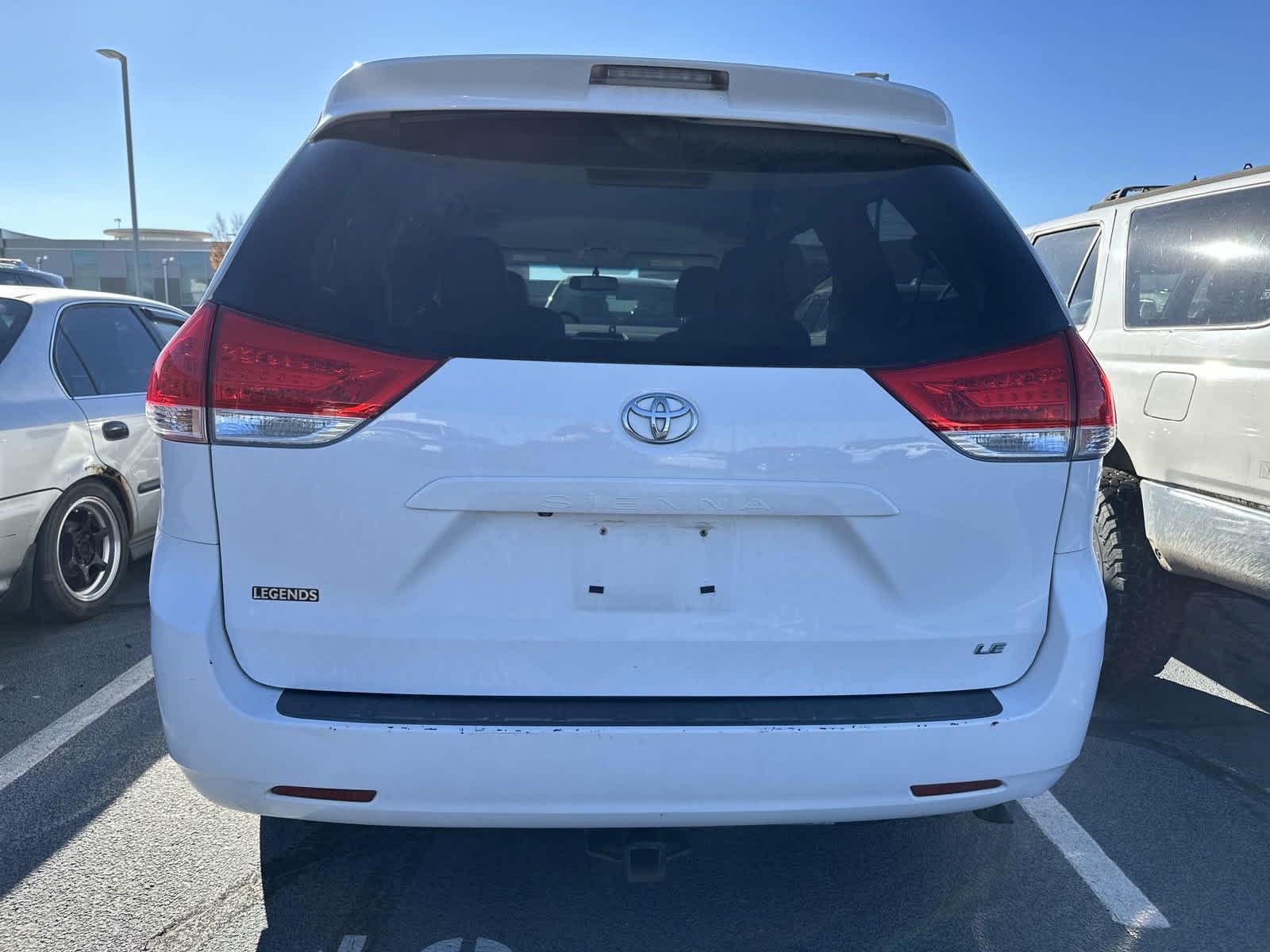 2013 Toyota Sienna LE 8