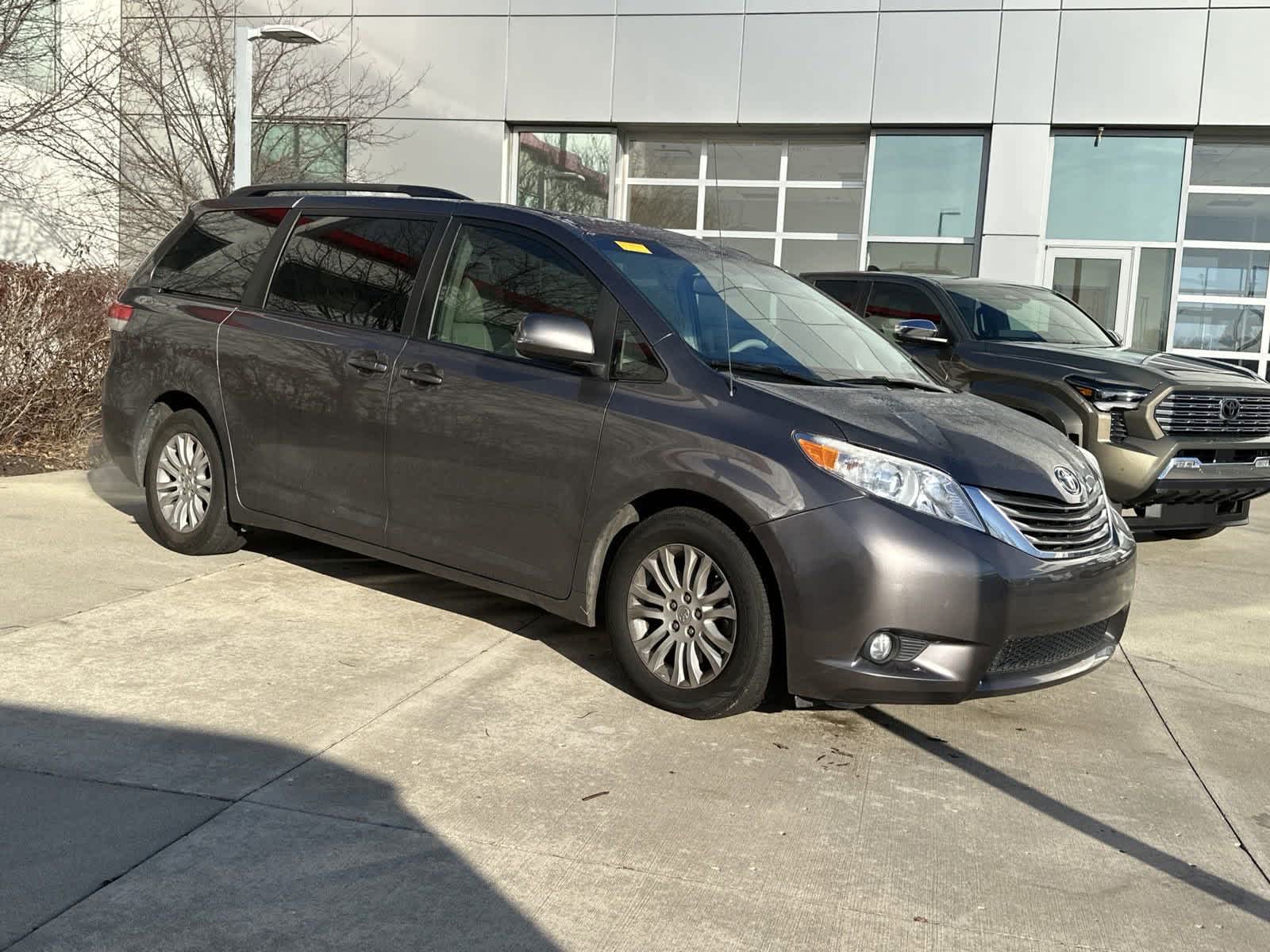 2013 Toyota Sienna XLE 1