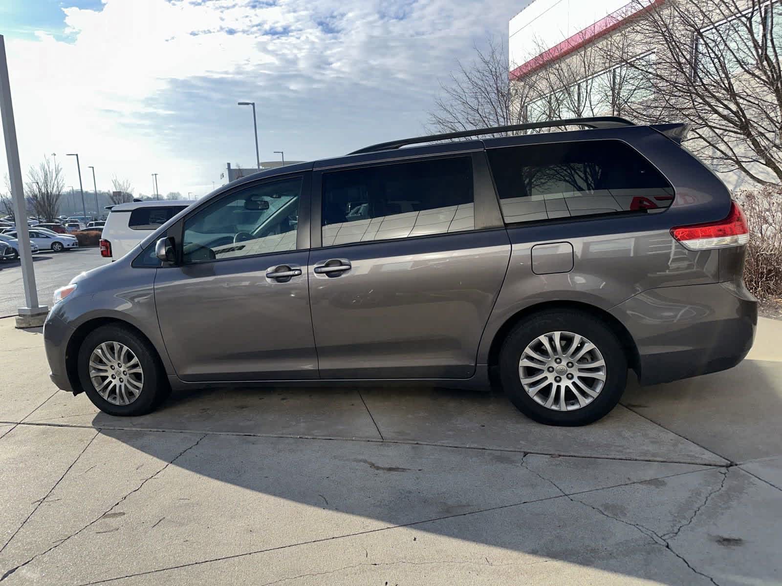 2013 Toyota Sienna XLE 6