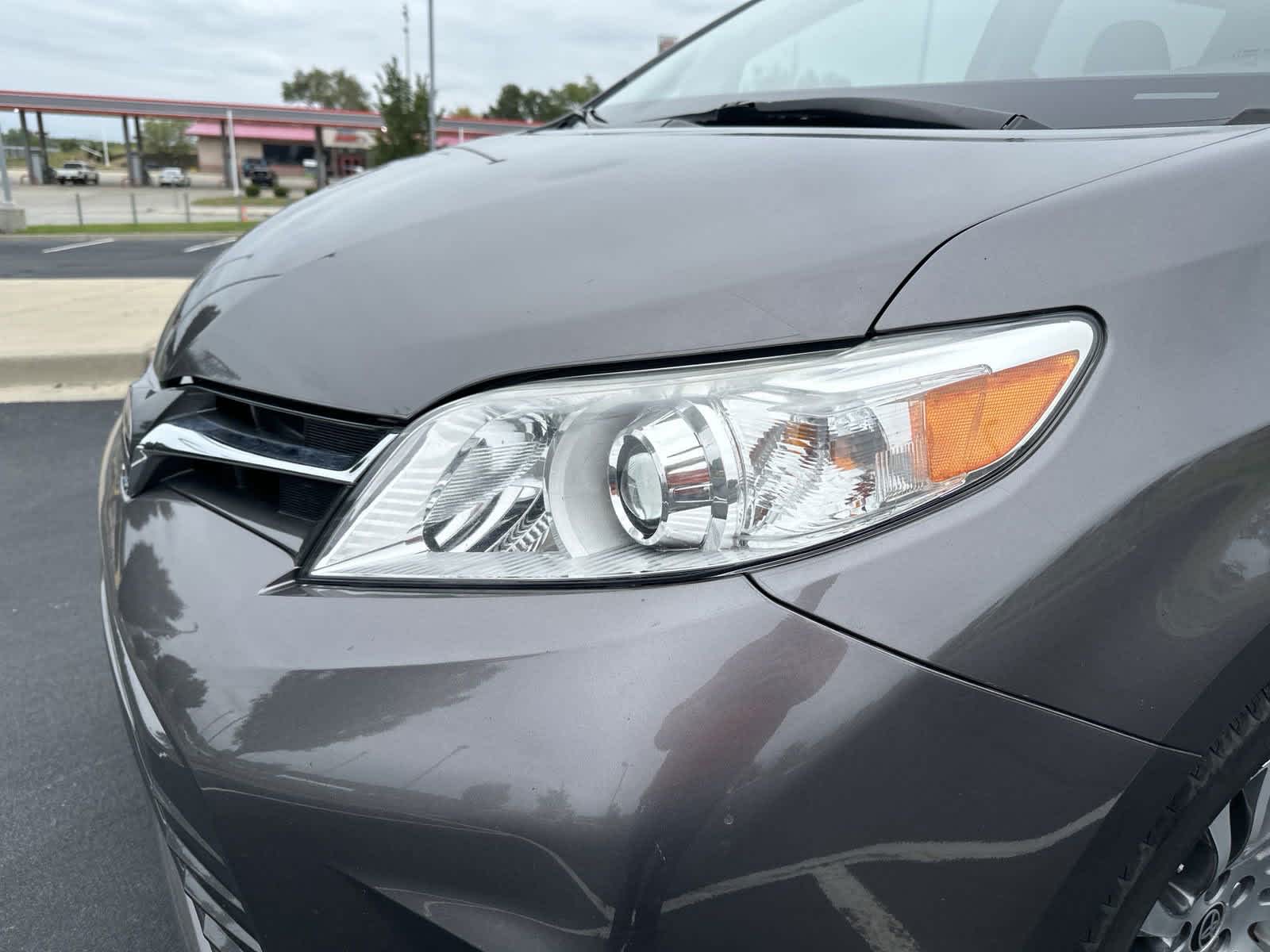 2020 Toyota Sienna XLE 4