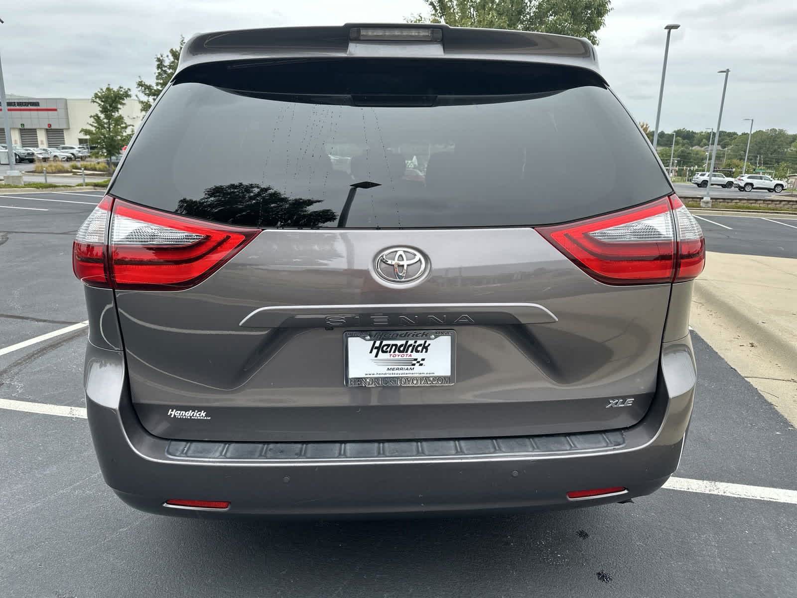 2020 Toyota Sienna XLE 7