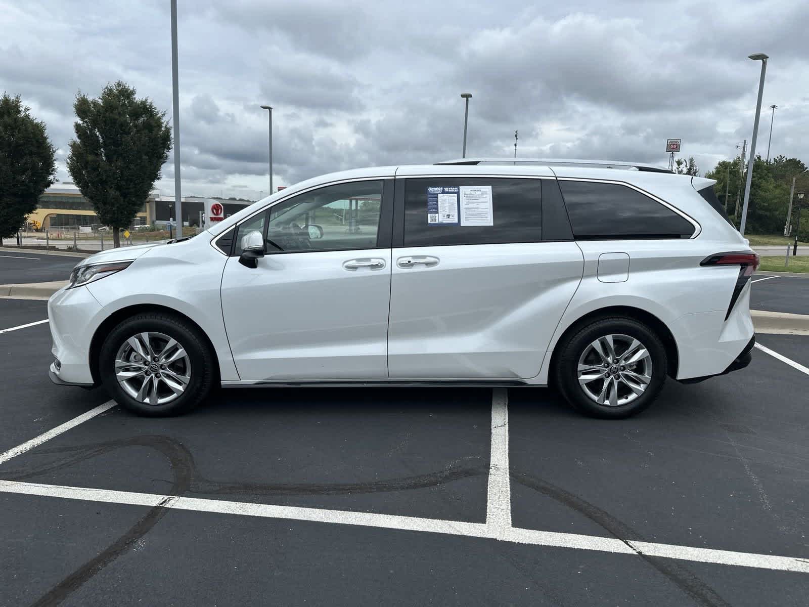 2022 Toyota Sienna Limited 6