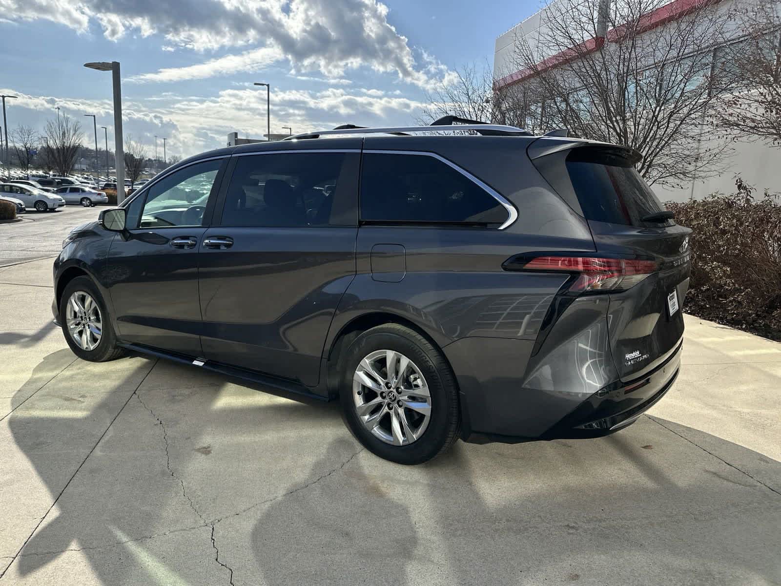 2025 Toyota Sienna Limited 7