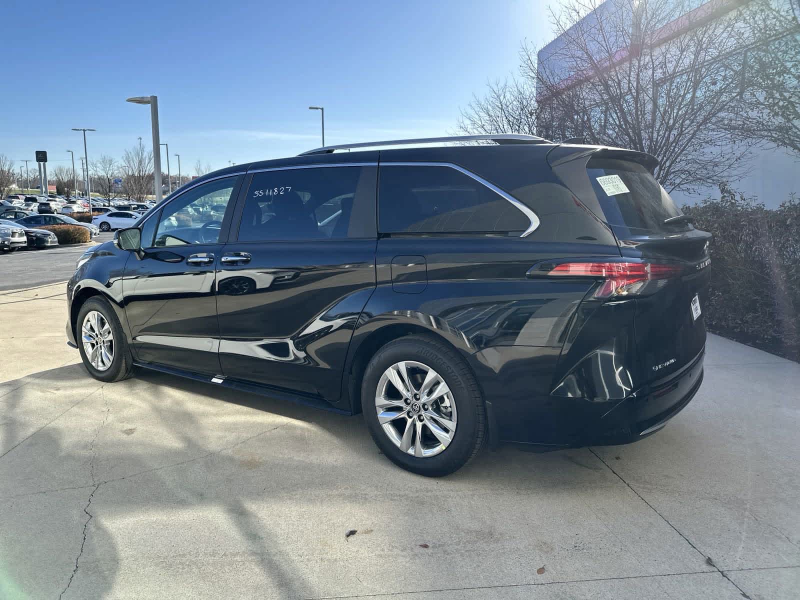 2025 Toyota Sienna Limited 7