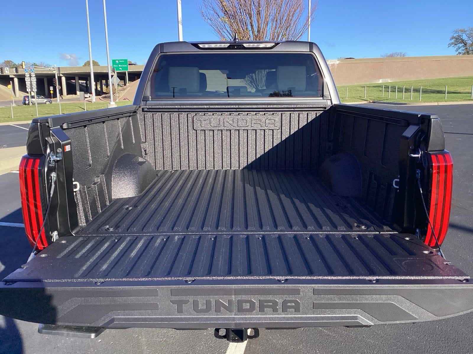 2025 Toyota Tundra Limited CrewMax 5.5 Bed 31