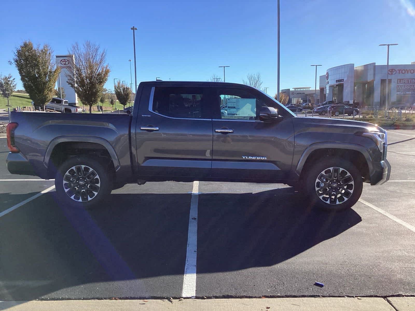 2025 Toyota Tundra Limited CrewMax 5.5 Bed 9