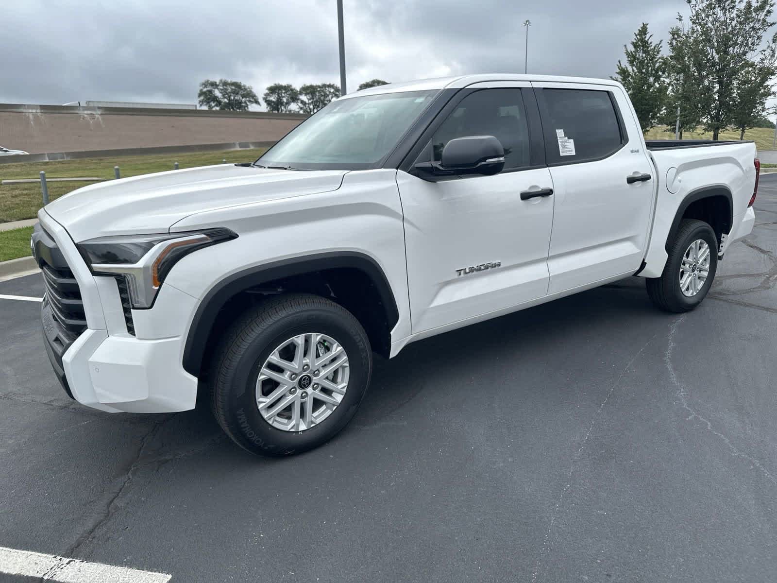 2024 Toyota Tundra SR5 CrewMax 5.5 Bed 4