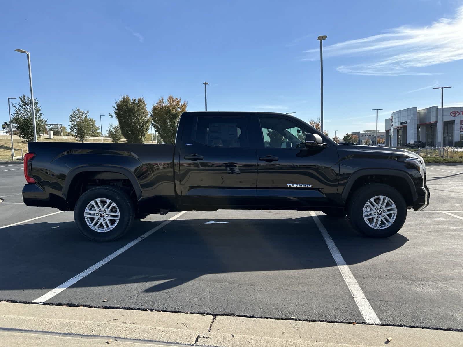 2024 Toyota Tundra SR5 CrewMax 6.5 Bed 9