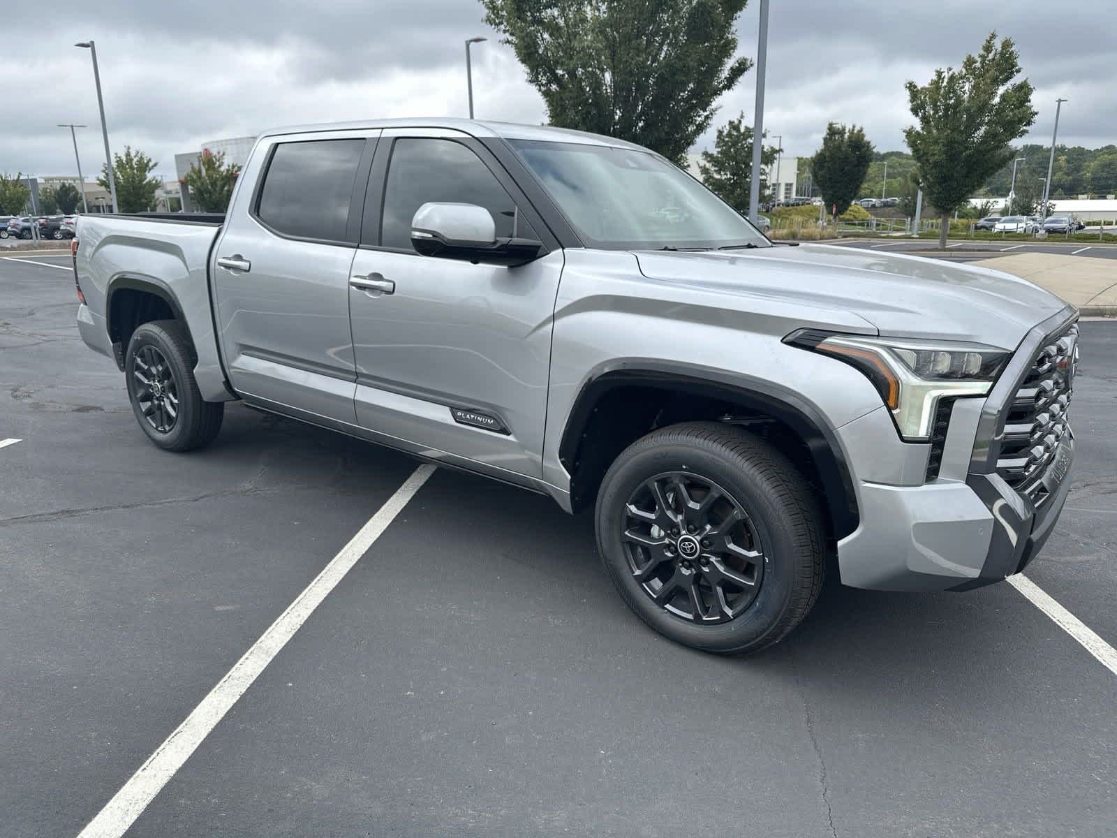 2024 Toyota Tundra Platinum CrewMax 5.5 Bed 2