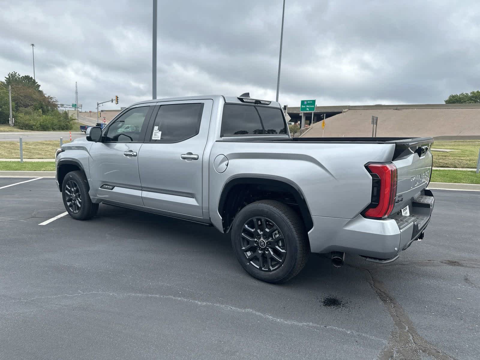 2024 Toyota Tundra Platinum CrewMax 5.5 Bed 6